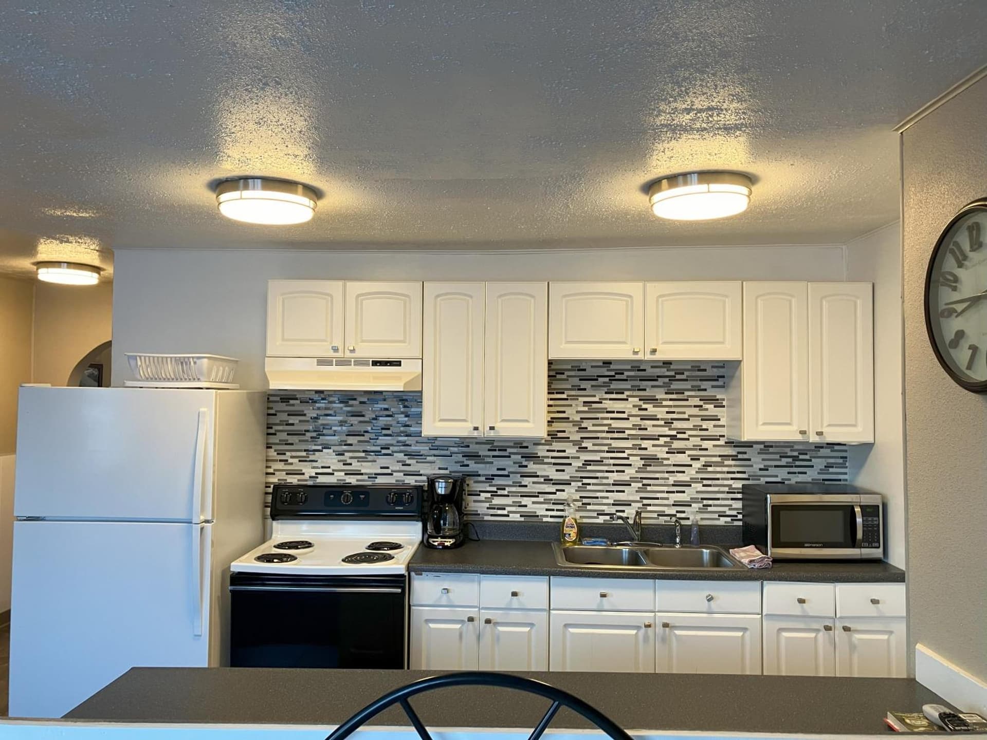 Halibut House property views in Seward, AK — gallery photo 3