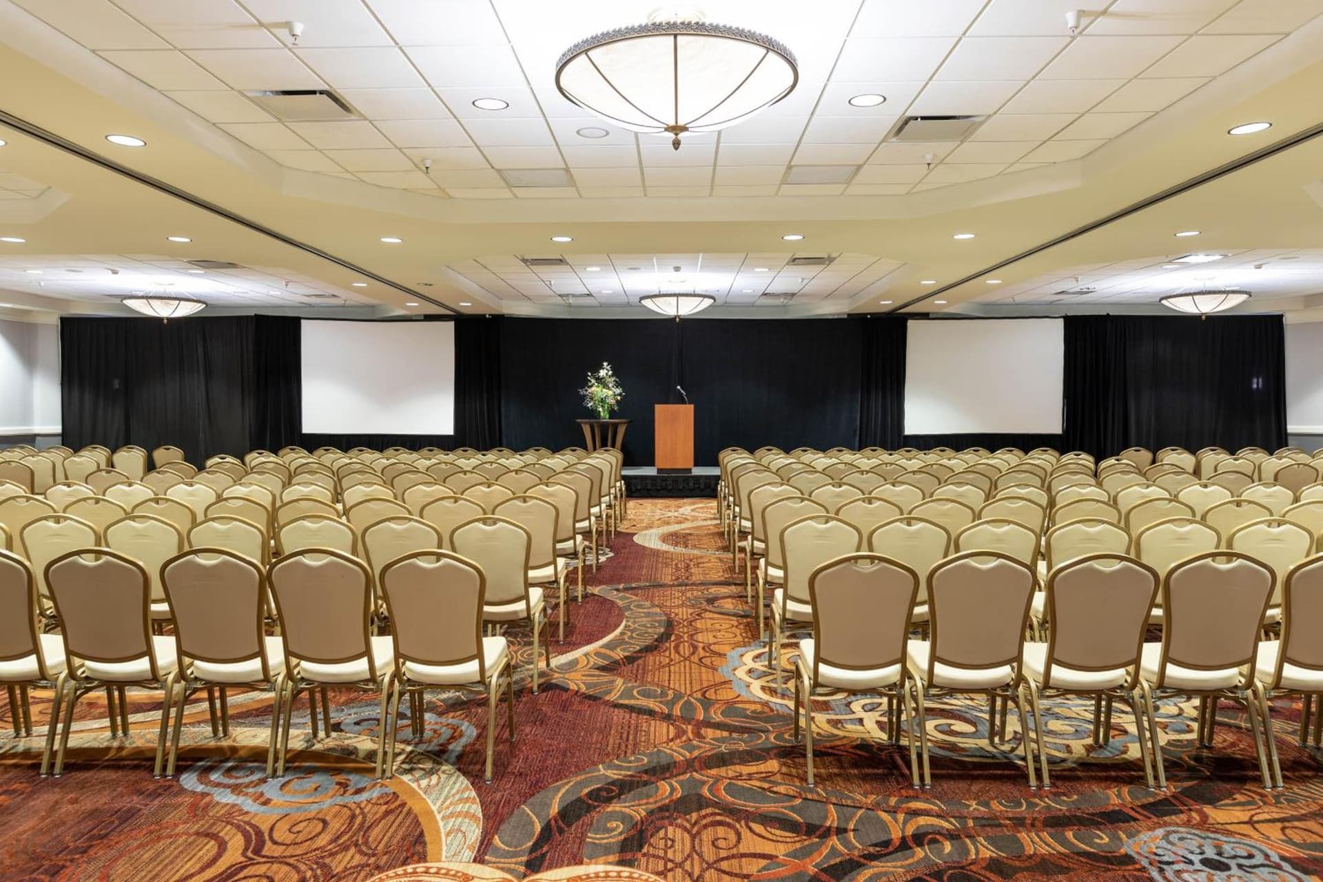 Sheraton Niagara Falls gallery photo in Niagara Falls, NY — image 12
