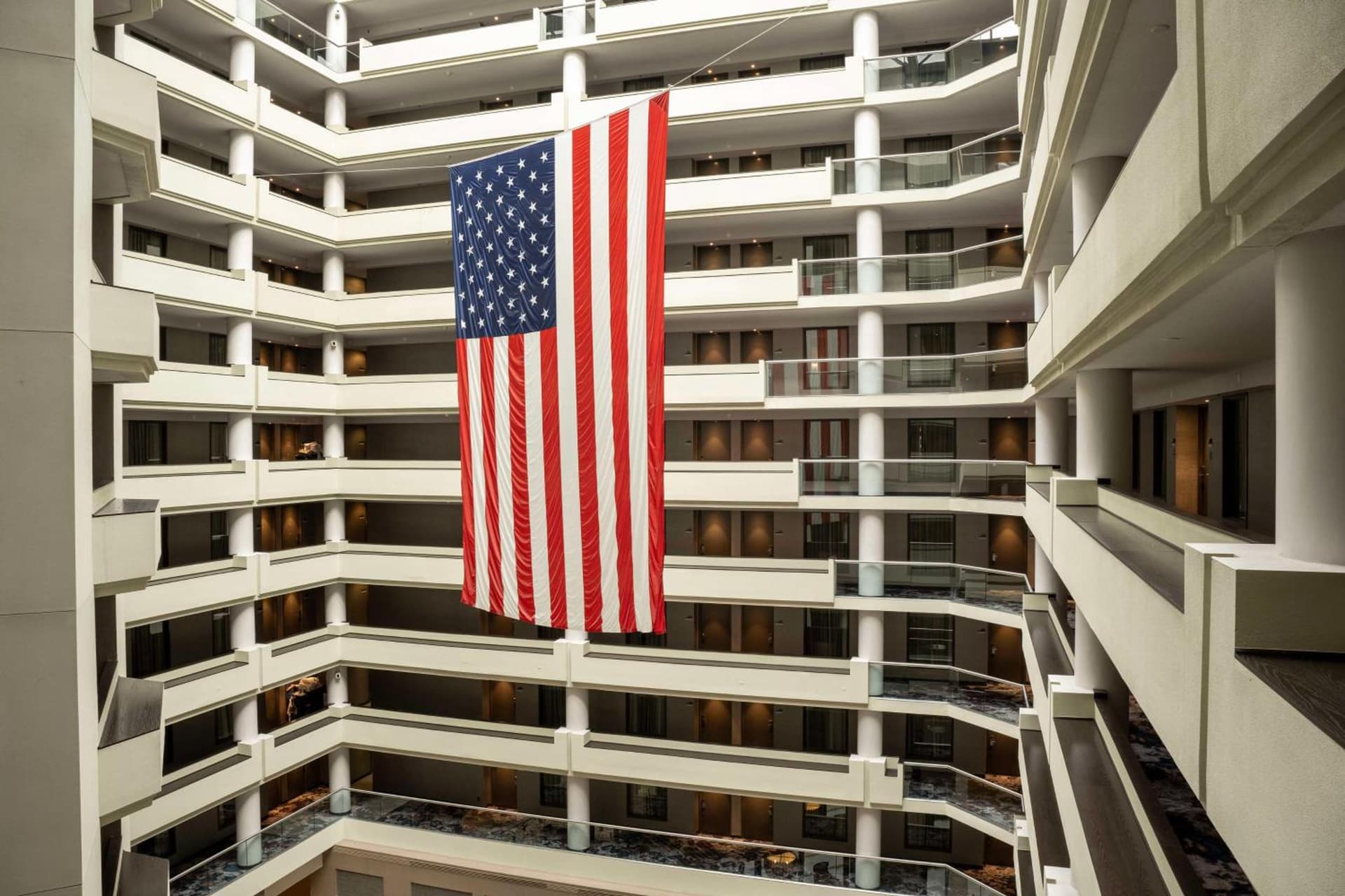 Embassy Suites by Hilton Crystal City National Airport gallery photo in Arlington, VA — image 17