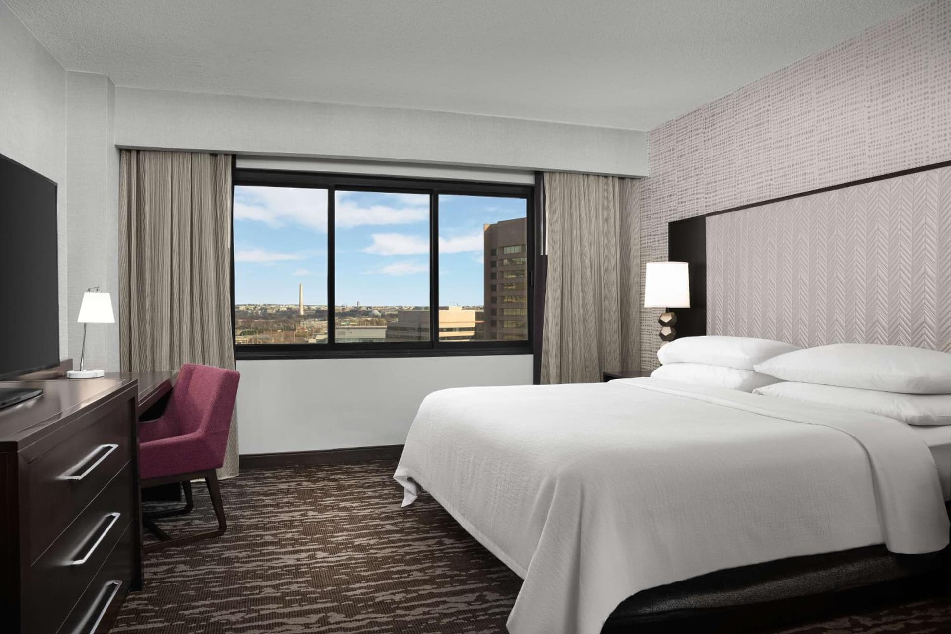 Embassy Suites by Hilton Crystal City National Airport gallery photo in Arlington, VA — image 21