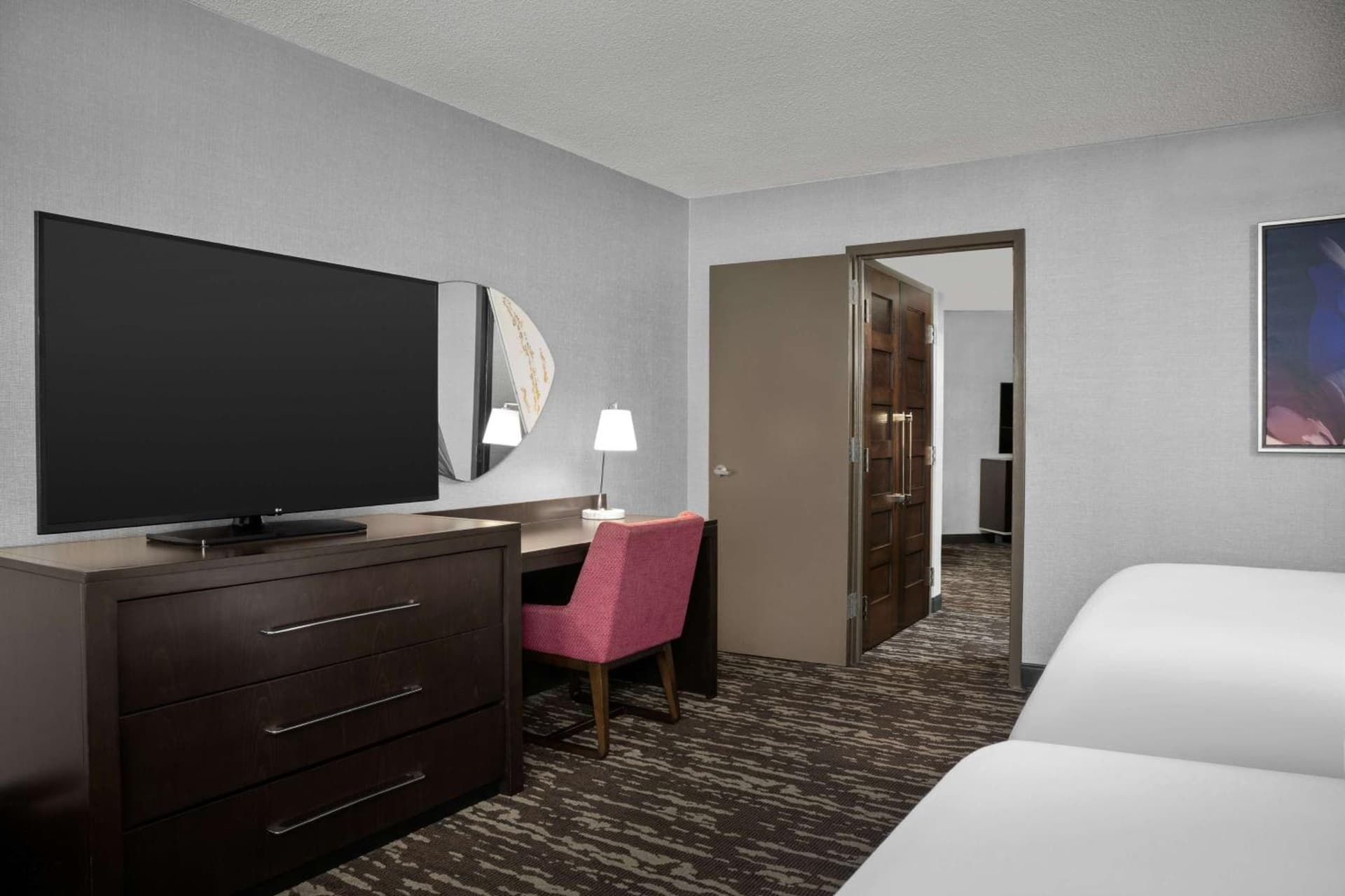 Embassy Suites by Hilton Crystal City National Airport gallery photo in Arlington, VA — image 12