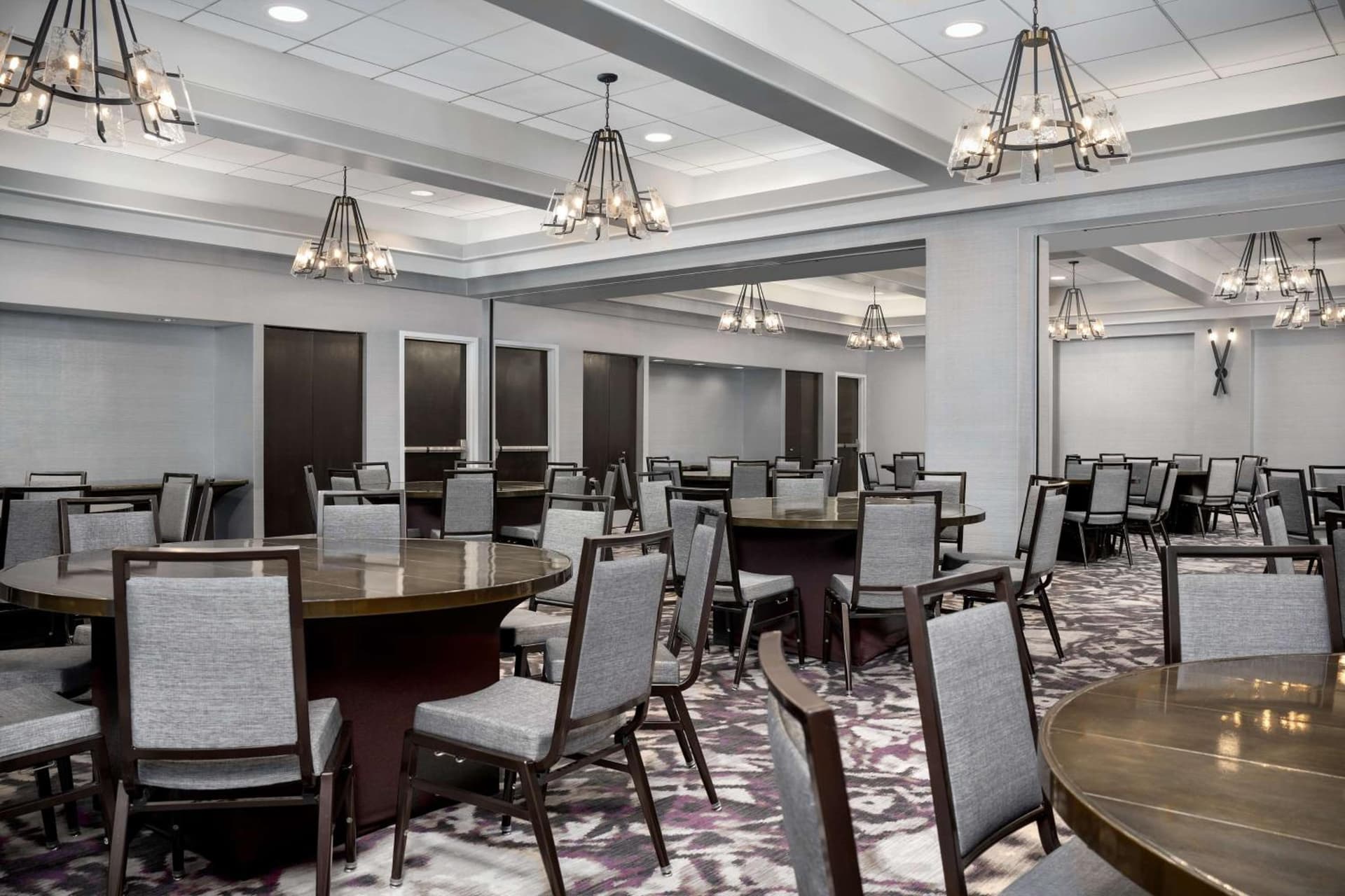 Embassy Suites by Hilton Crystal City National Airport gallery photo in Arlington, VA — image 51