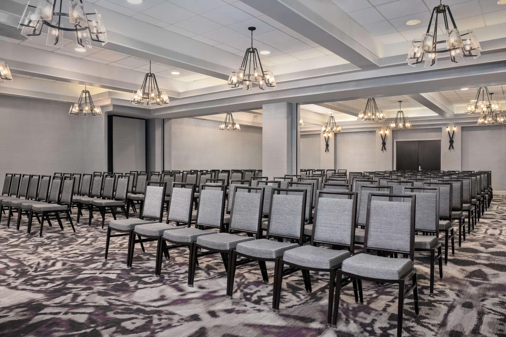 Embassy Suites by Hilton Crystal City National Airport gallery photo in Arlington, VA — image 33