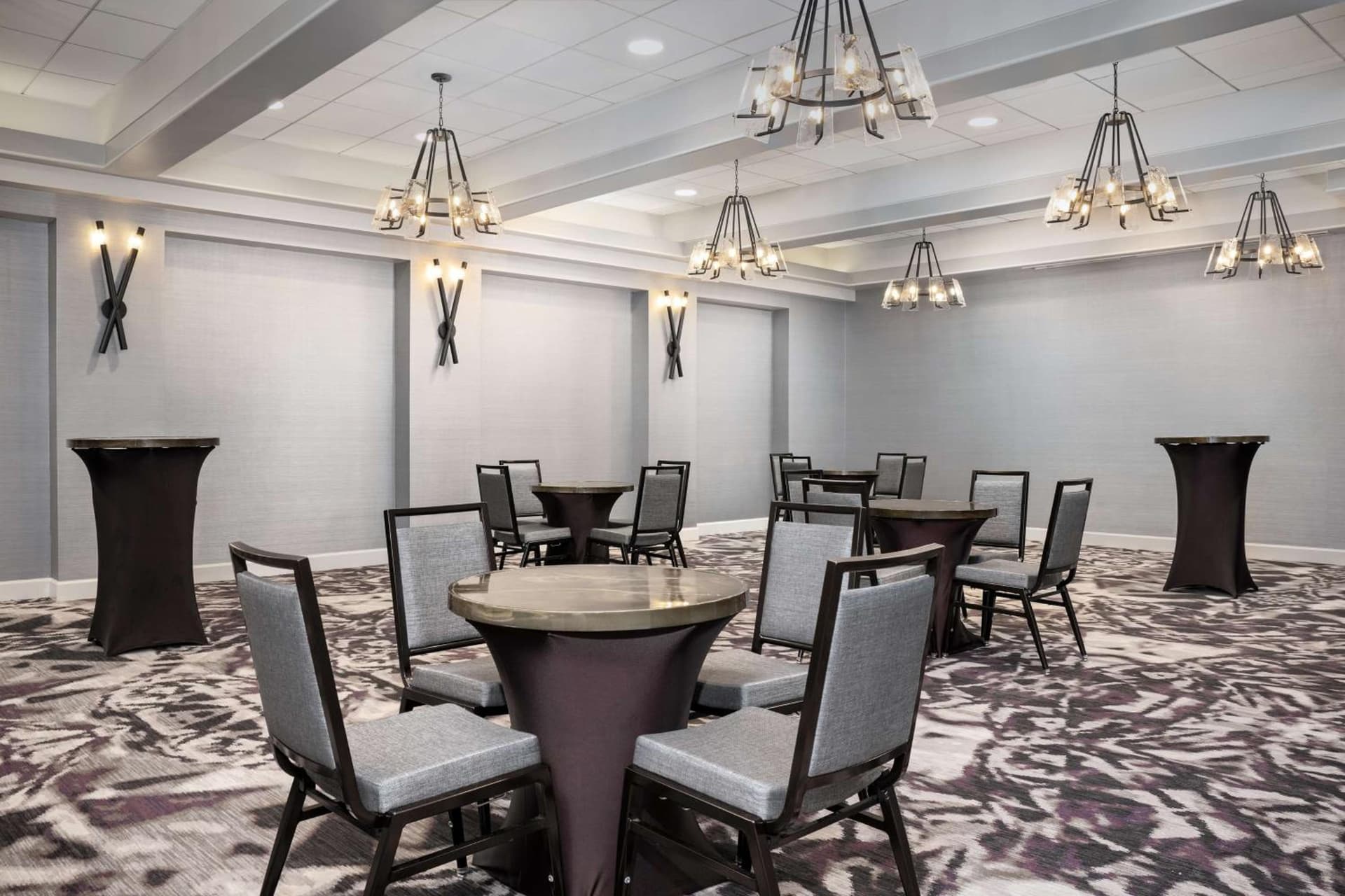 Embassy Suites by Hilton Crystal City National Airport gallery photo in Arlington, VA — image 41
