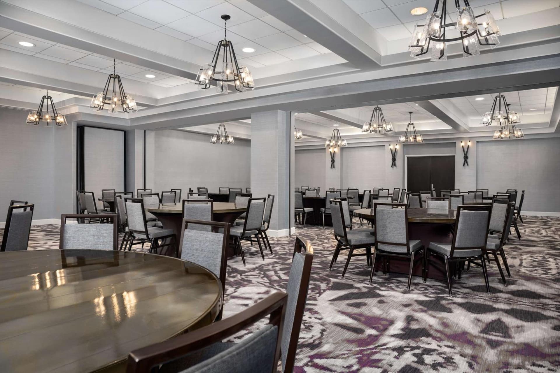 Embassy Suites by Hilton Crystal City National Airport gallery photo in Arlington, VA — image 13
