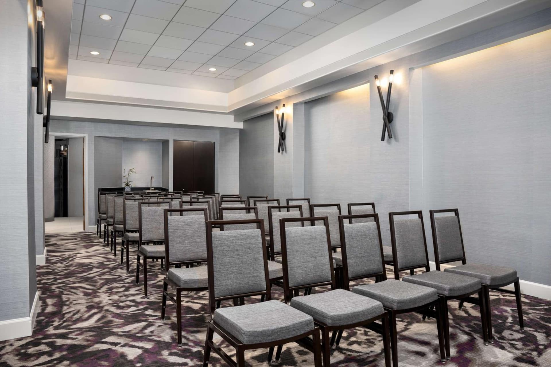 Embassy Suites by Hilton Crystal City National Airport gallery photo in Arlington, VA — image 40
