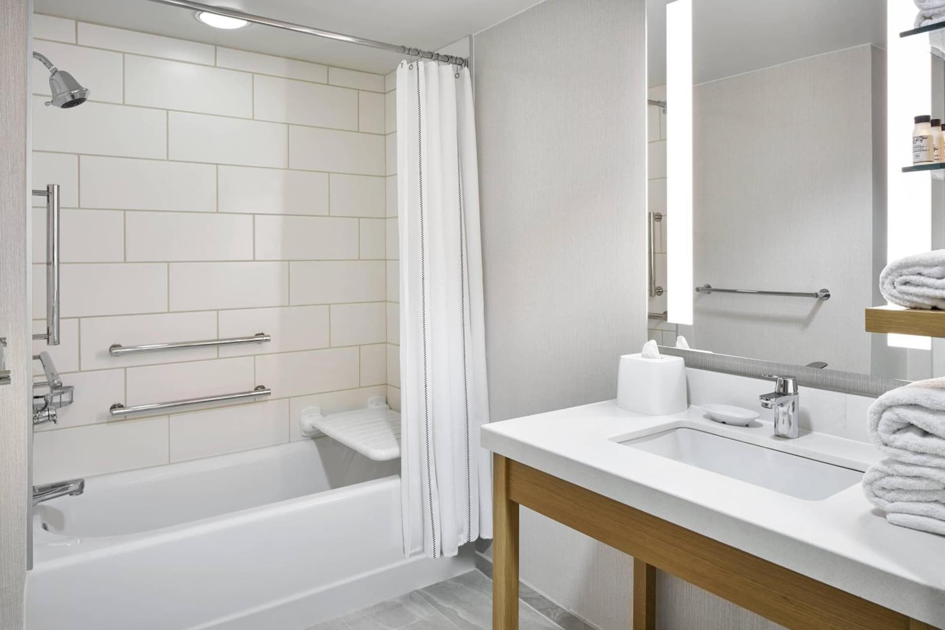 Delta Hotels by Marriott Norfolk Airport gallery photo in Norfolk, VA — image 18