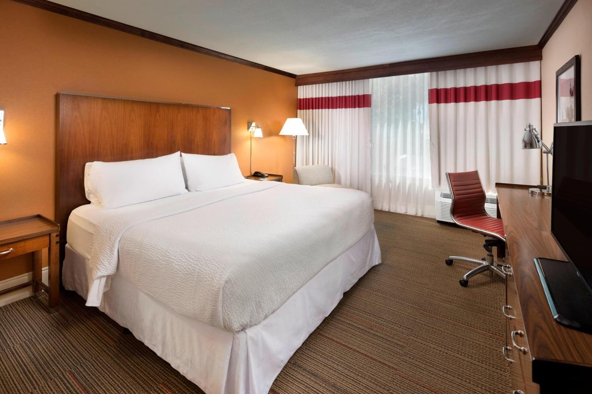 Four Points by Sheraton Kansas City Airport interior in Kansas City, KS — gallery photo 2