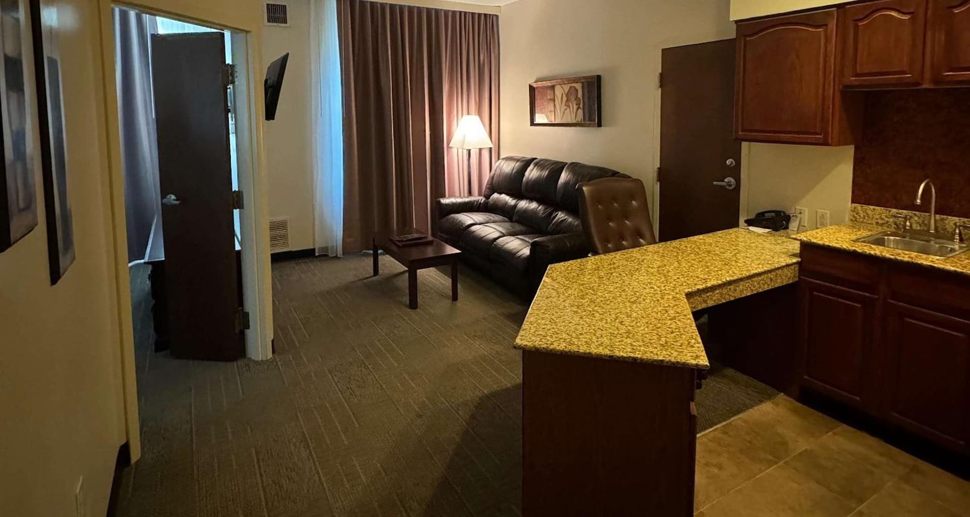Best Western PLUS Hannaford Inn & Suites property views in Cincinnati, OH — gallery photo 3