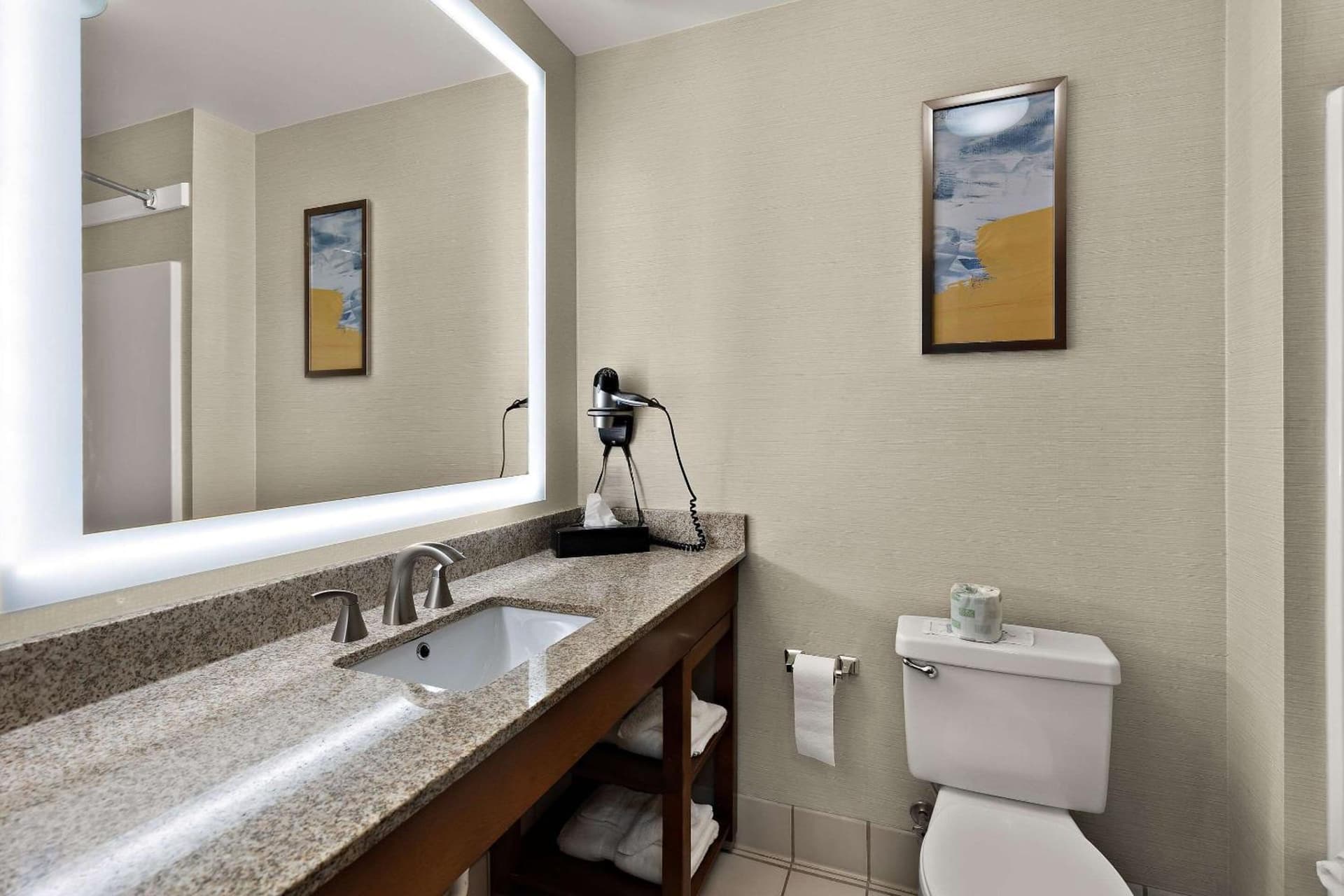 Comfort Inn & Suites Fremont interior in Fremont, OH — gallery photo 2