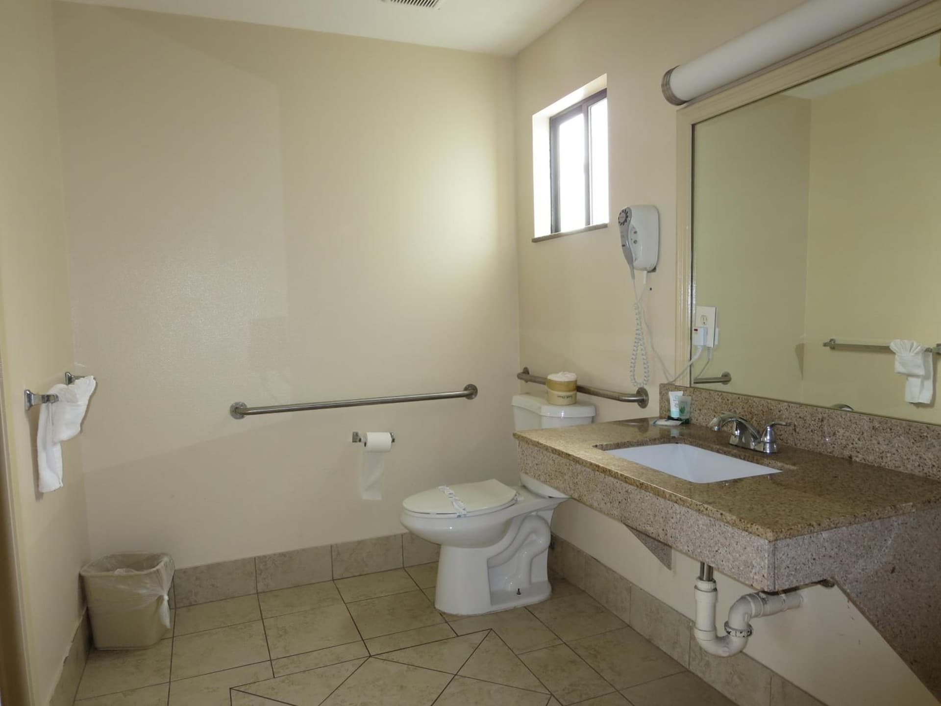 Motel 6 Victorville Green Tree Bvld gallery photo in Victorville, CA — image 23