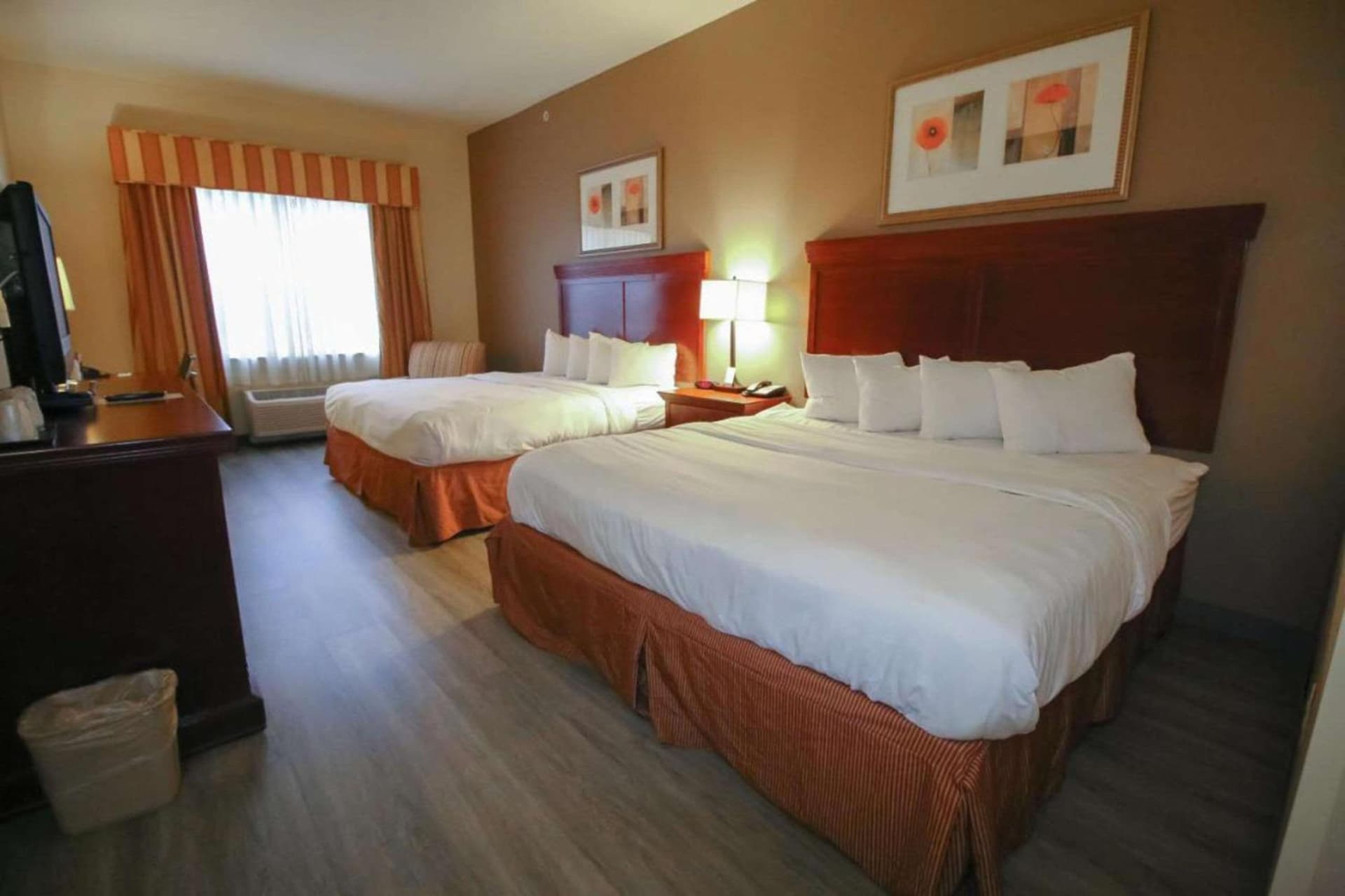 Seffner Inn and Suites property views in Seffner, FL — gallery photo 3