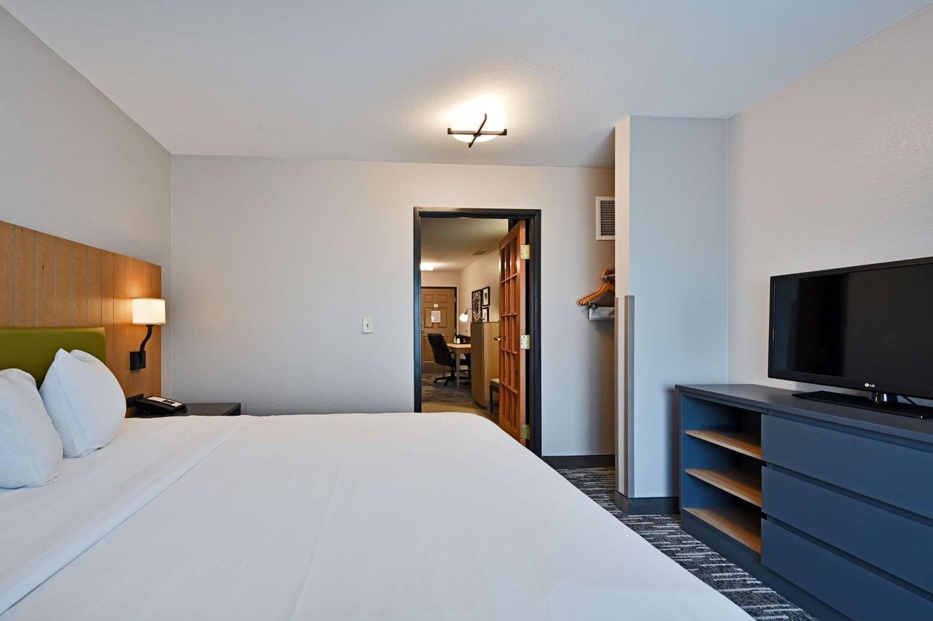 Country Inn & Suites by Radisson, Bloomington-Normal Airport, IL gallery photo in Bloomington, IL — image 27