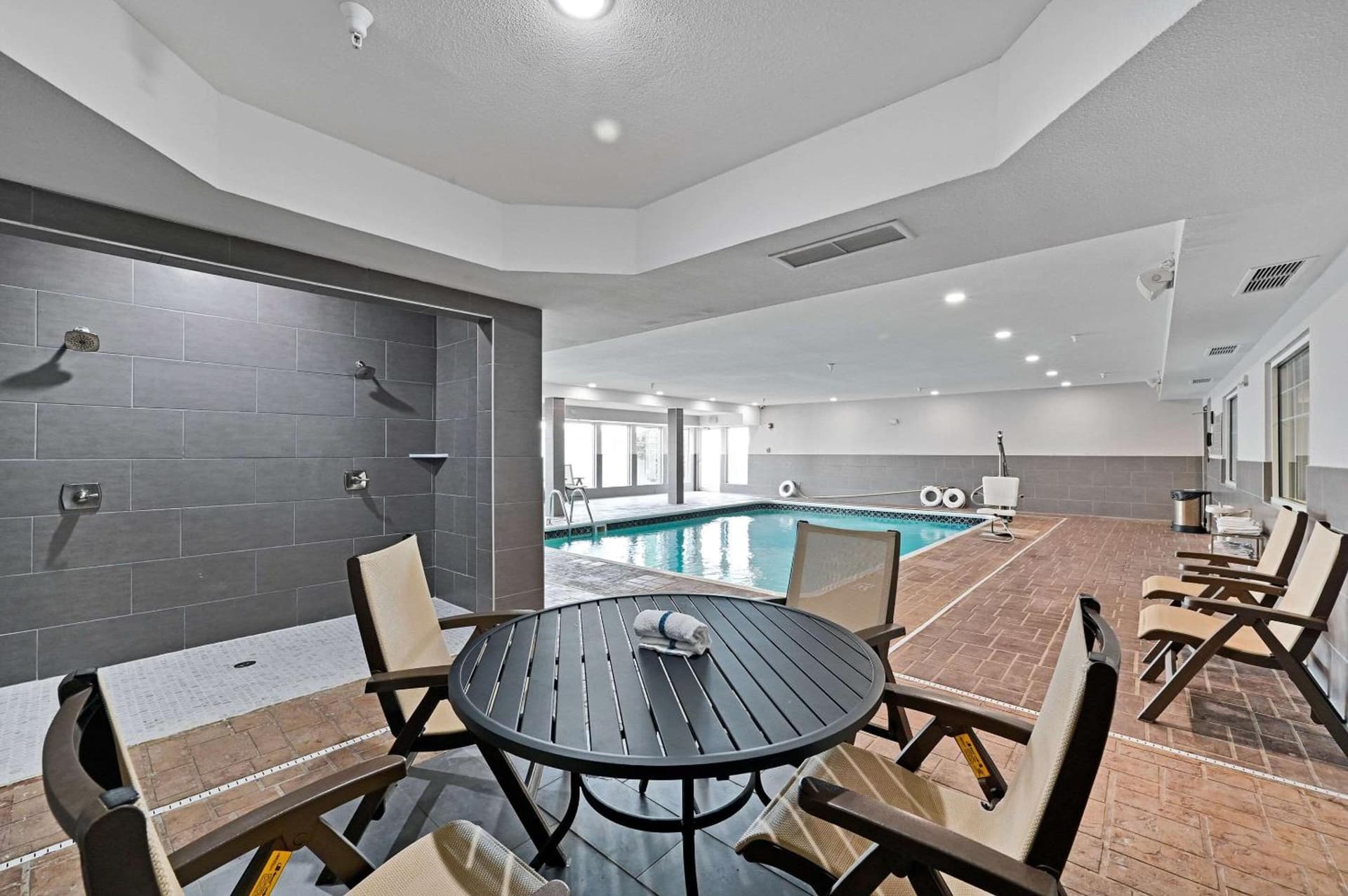 Country Inn & Suites by Radisson, Bloomington-Normal Airport, IL gallery photo in Bloomington, IL — image 36