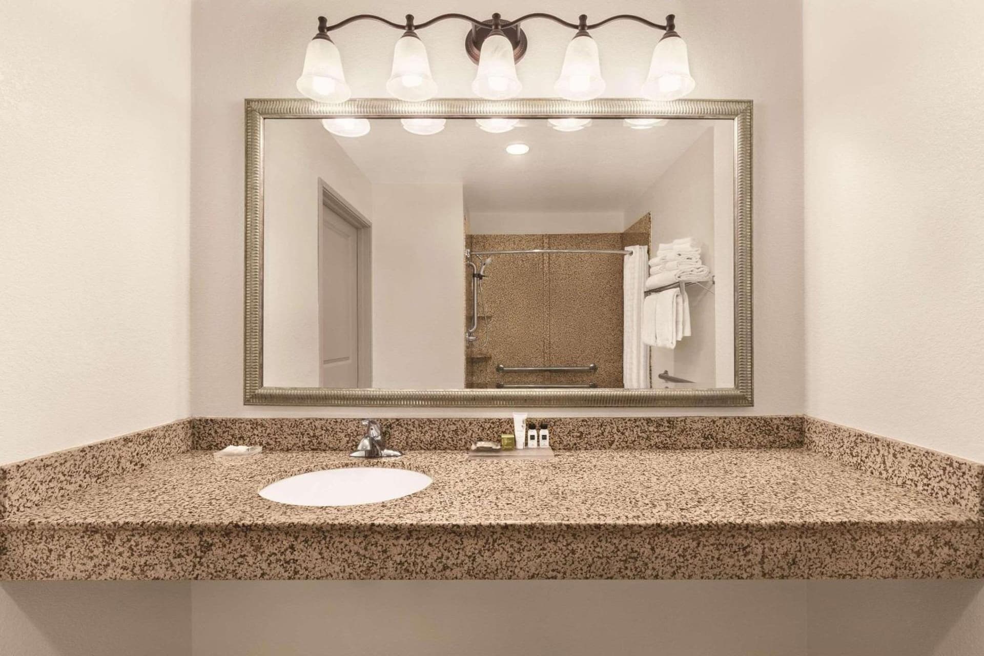 Spark by Hilton Homewood Birmingham interior in Birmingham, AL — gallery photo 2