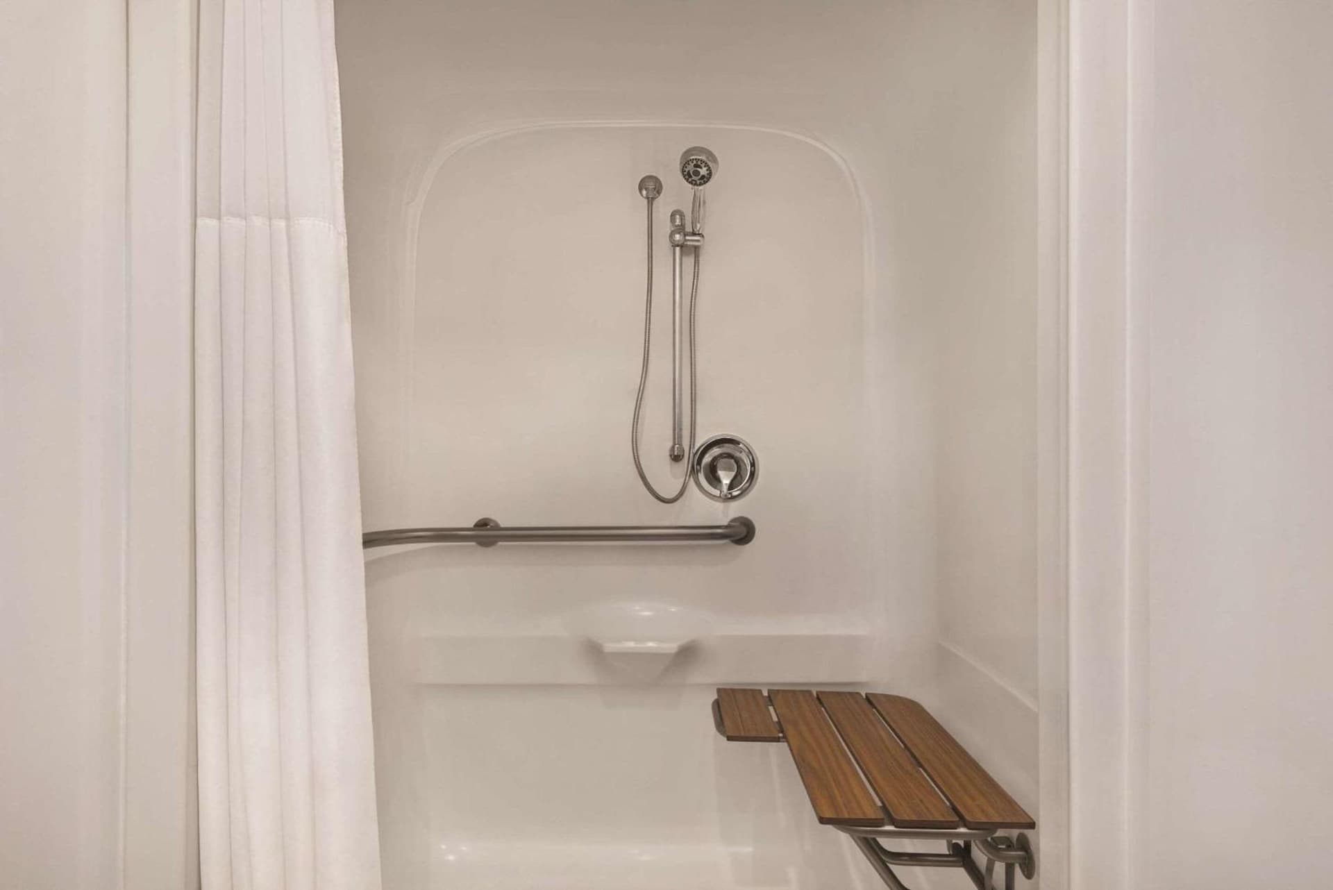 Country Inn & Suites by Radisson, Schaumburg, IL gallery photo in Schaumburg, IL — image 17