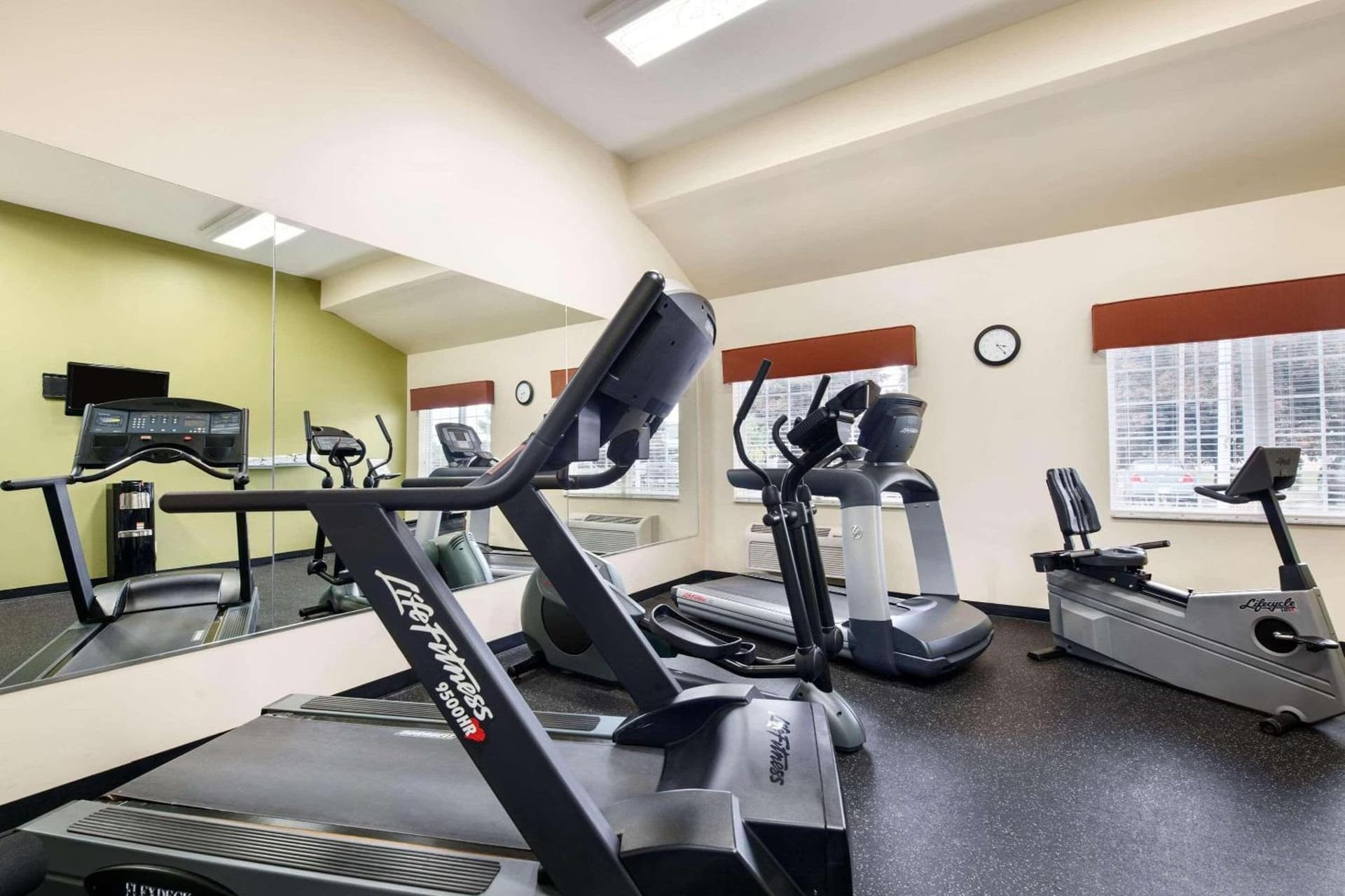 Country Inn & Suites by Radisson, Kalamazoo, MI interior in Kalamazoo, MI — gallery photo 2
