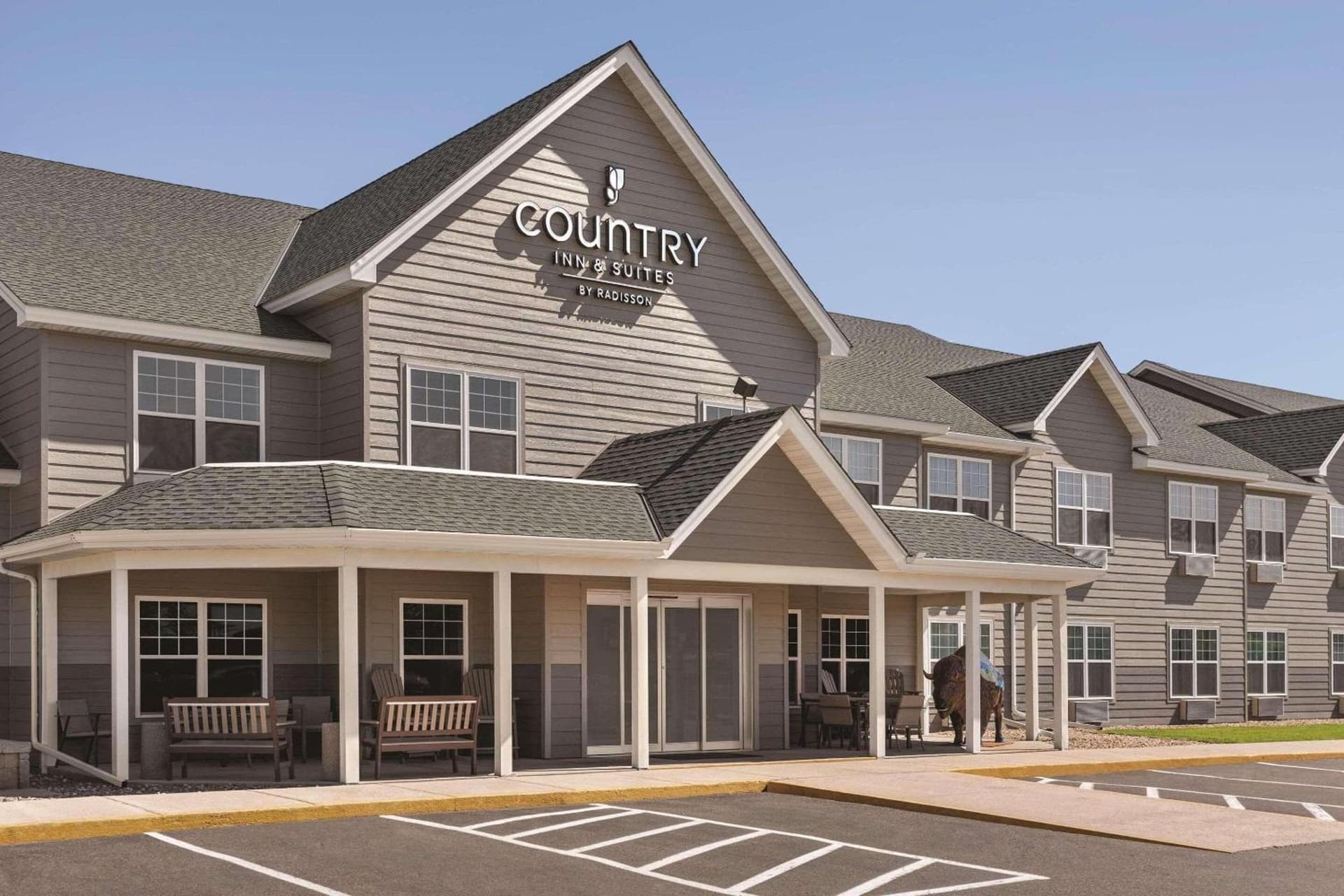 Country Inn & Suites by Radisson, Buffalo, MN featured exterior or lobby in Buffalo, MN — similar hotel
