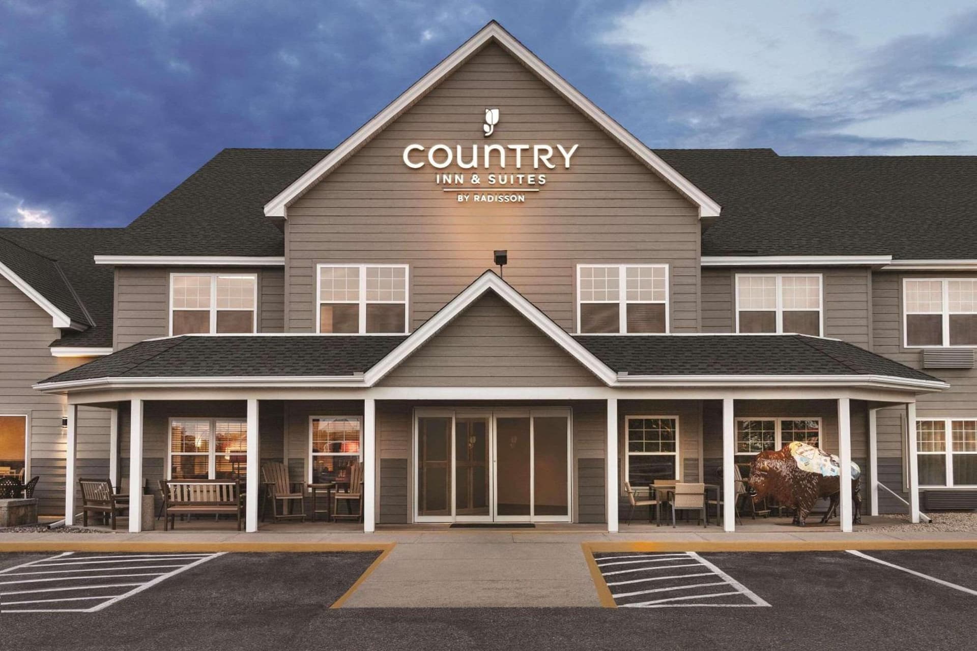 Country Inn & Suites by Radisson, Buffalo, MN interior in Buffalo, MN — gallery photo 2