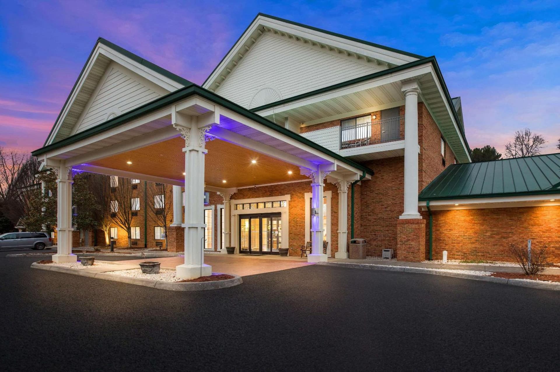 Country Inn & Suites by Radisson, Jonesborough-Johnson City West, TN interior in Jonesborough, TN — gallery photo 2