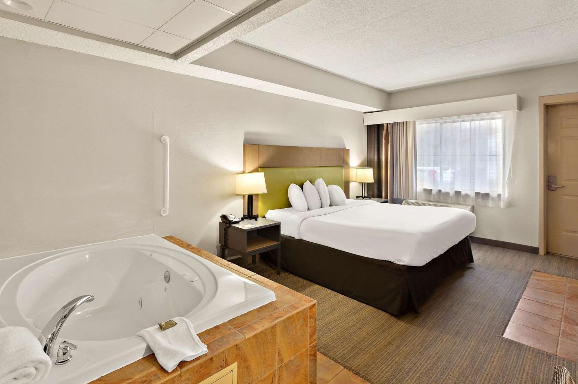 Country Inn & Suites by Radisson, Jonesborough-Johnson City West, TN gallery photo in Jonesborough, TN — image 7
