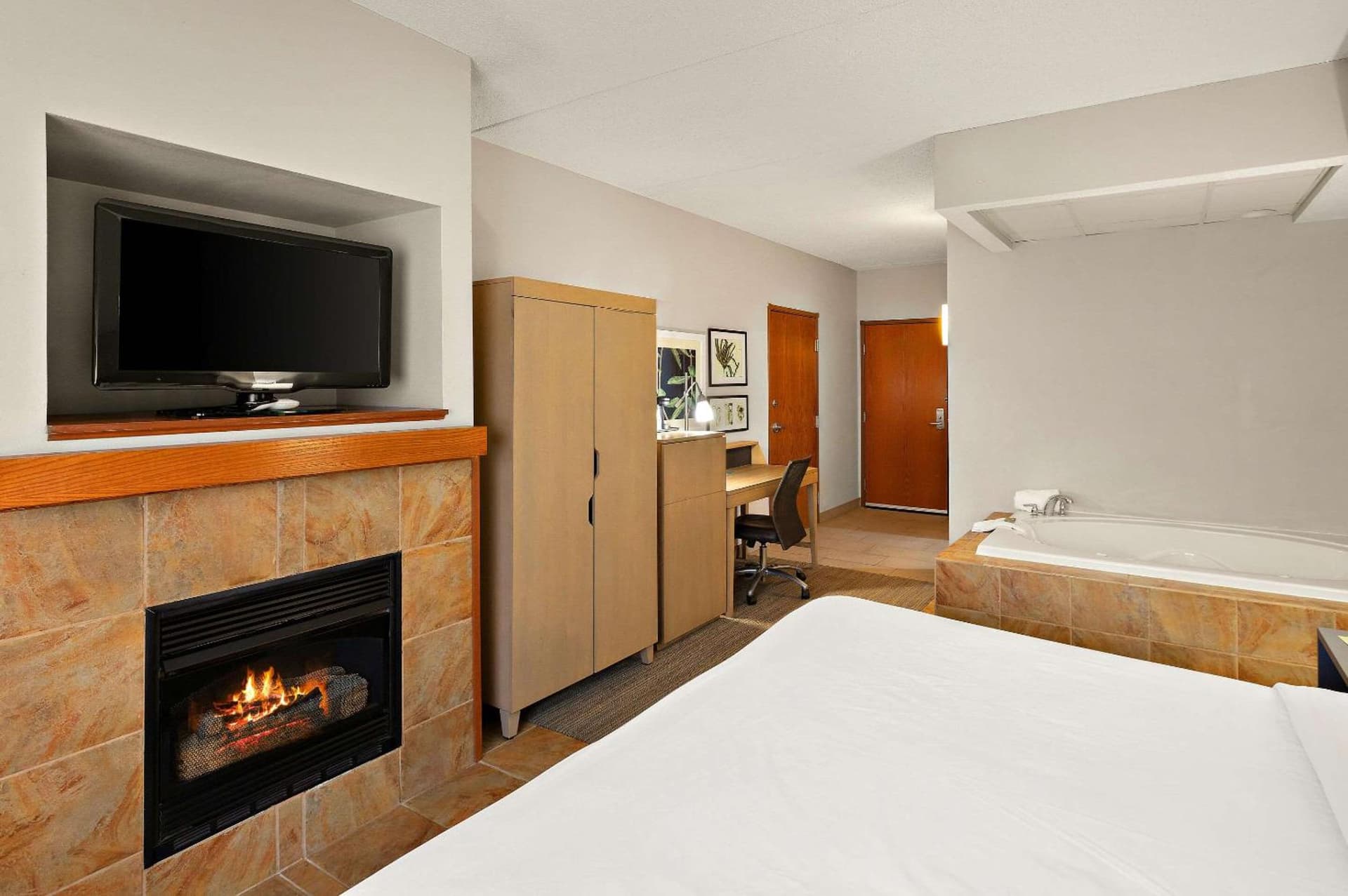 Country Inn & Suites by Radisson, Jonesborough-Johnson City West, TN gallery photo in Jonesborough, TN — image 19