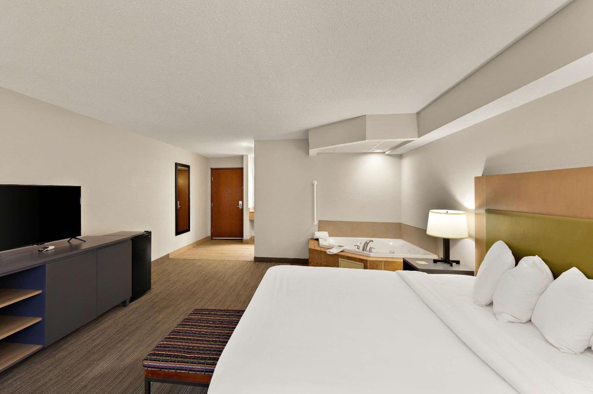 Country Inn & Suites by Radisson, Jonesborough-Johnson City West, TN gallery photo in Jonesborough, TN — image 23