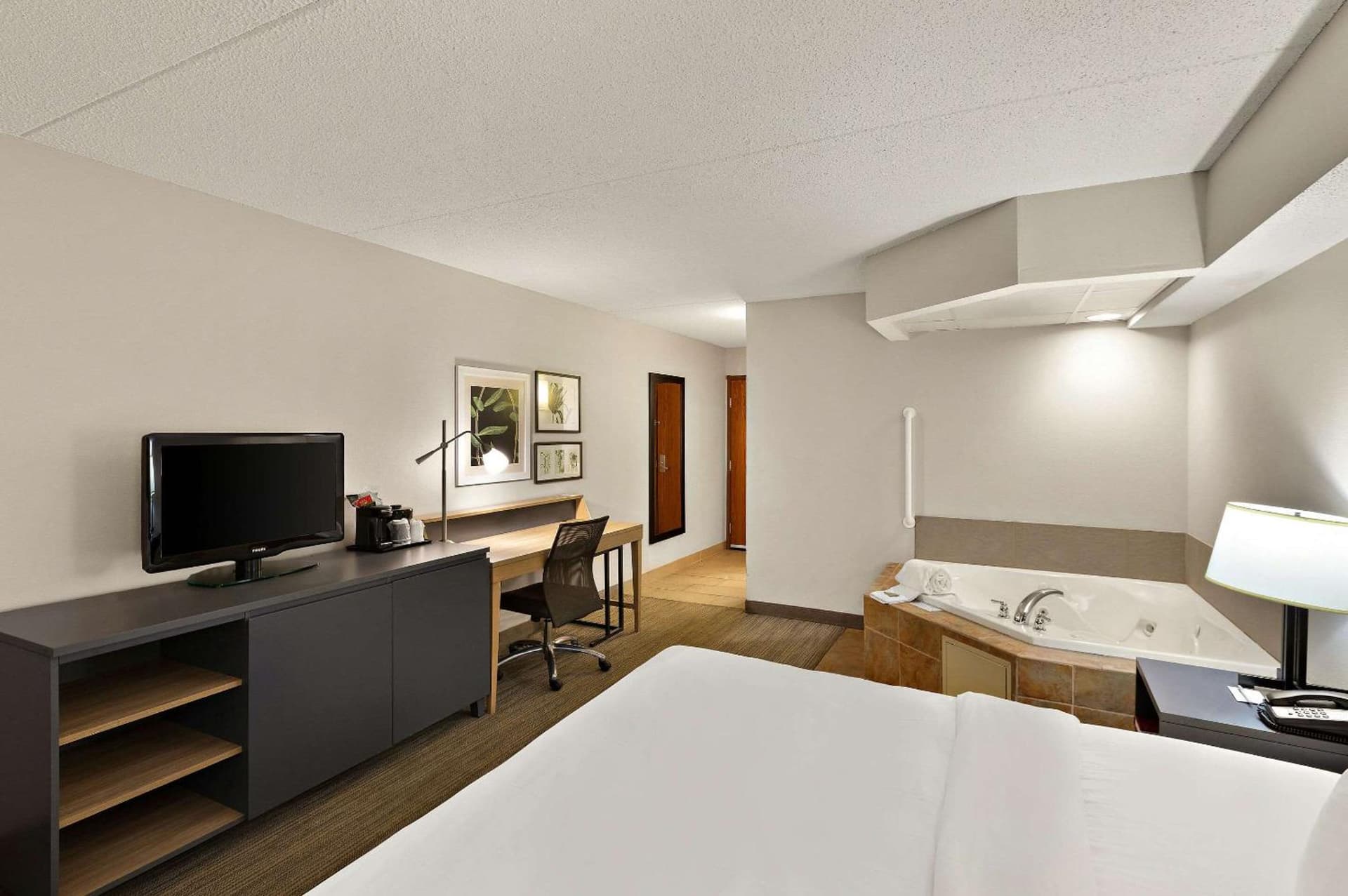 Country Inn & Suites by Radisson, Jonesborough-Johnson City West, TN gallery photo in Jonesborough, TN — image 40