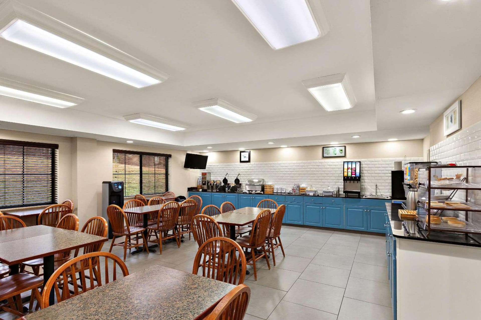 Country Inn & Suites by Radisson, Jonesborough-Johnson City West, TN gallery photo in Jonesborough, TN — image 51