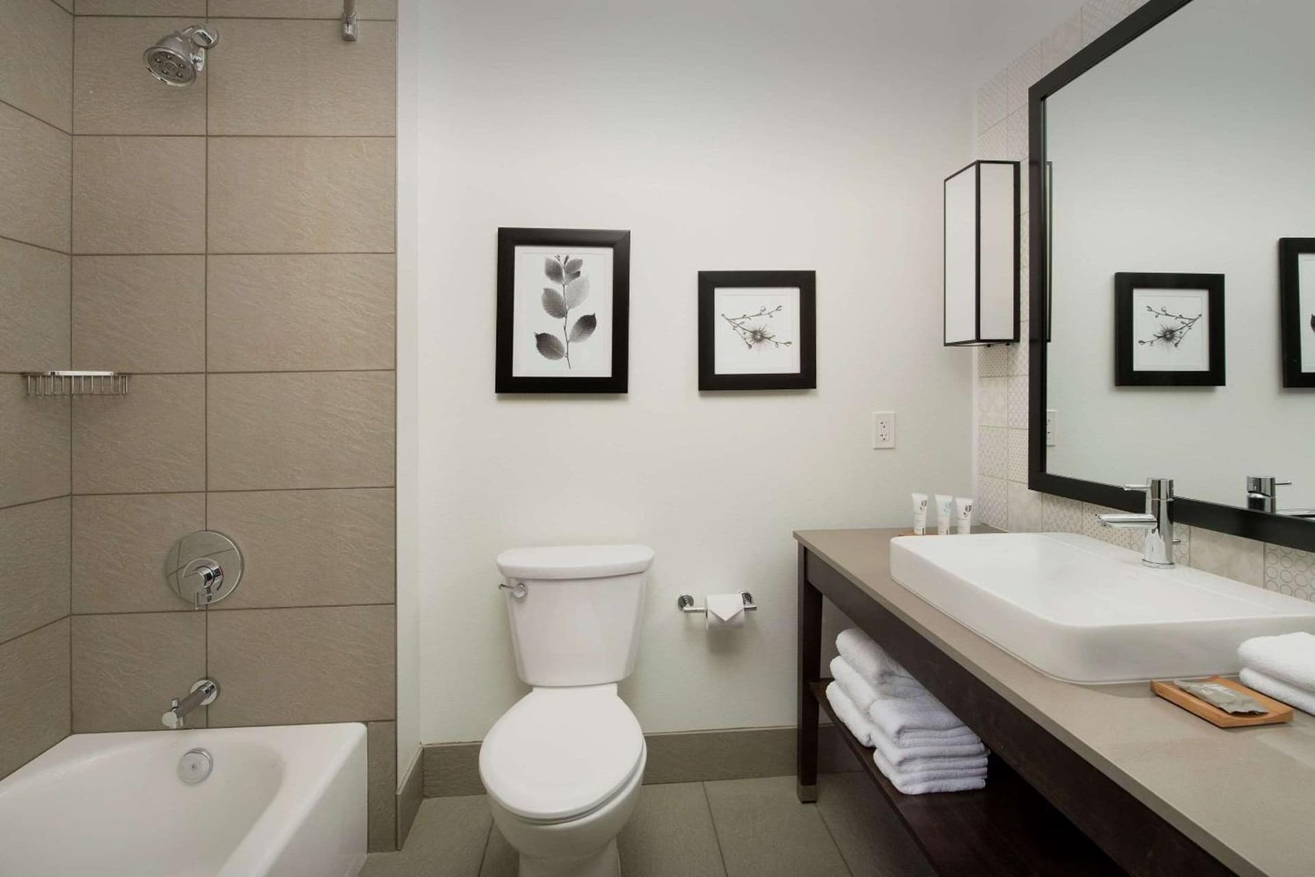 Country Inn & Suites by Radisson, Seattle-Tacoma International Airport, WA gallery photo in SeaTac, WA — image 39