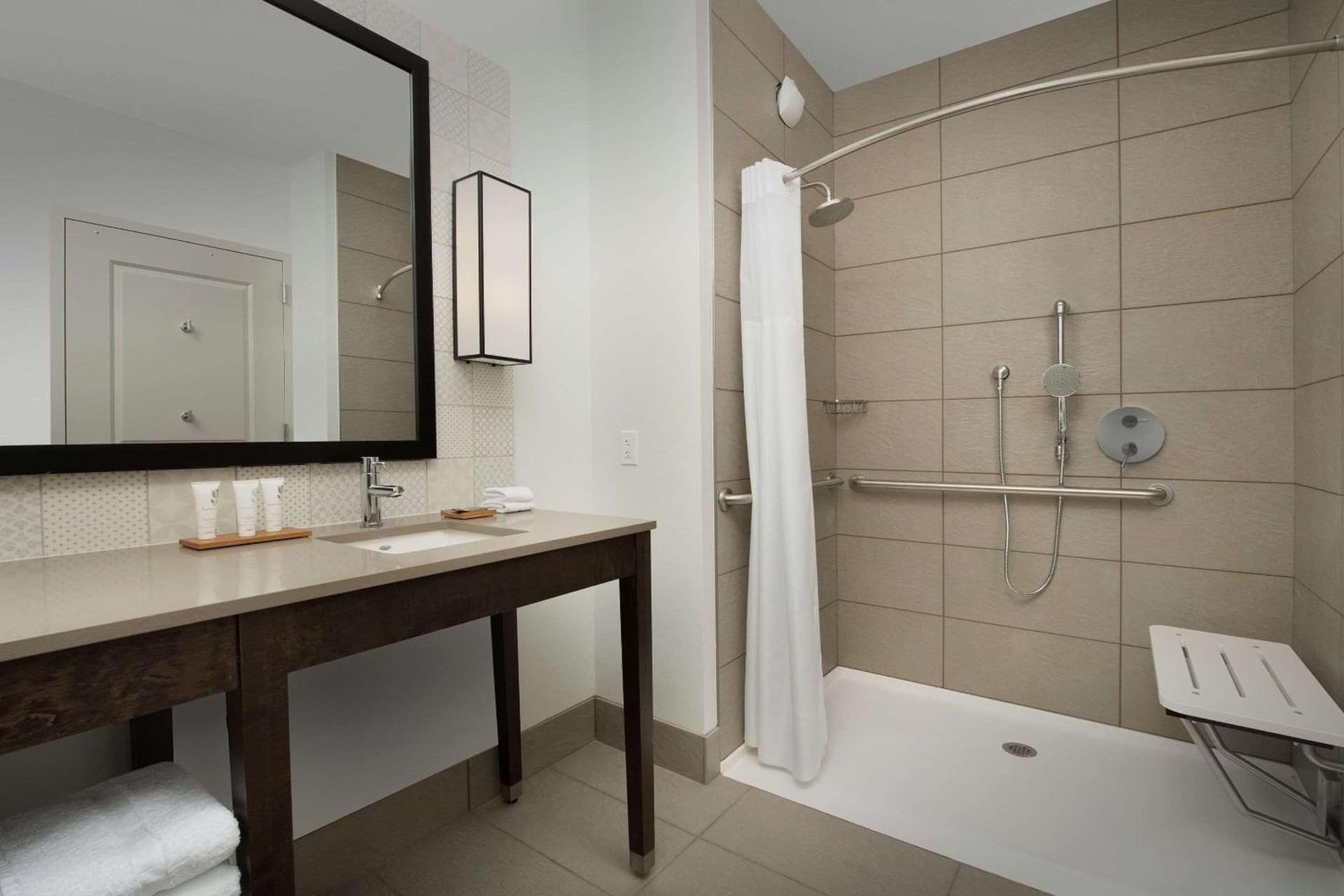 Country Inn & Suites by Radisson, Seattle-Tacoma International Airport, WA gallery photo in SeaTac, WA — image 47