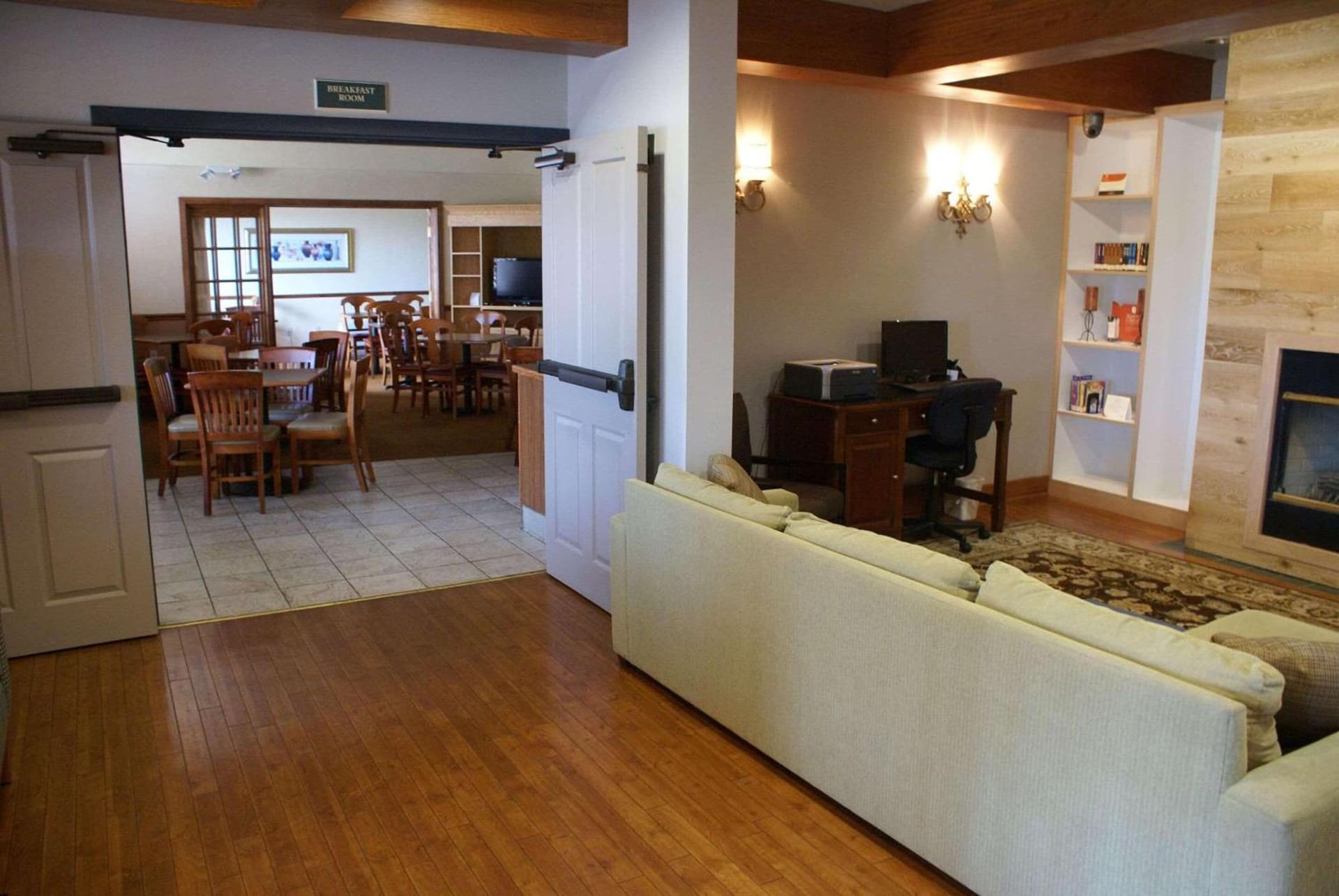 Country Inn & Suites by Radisson, Lansing, MI gallery photo in Lansing, MI — image 51