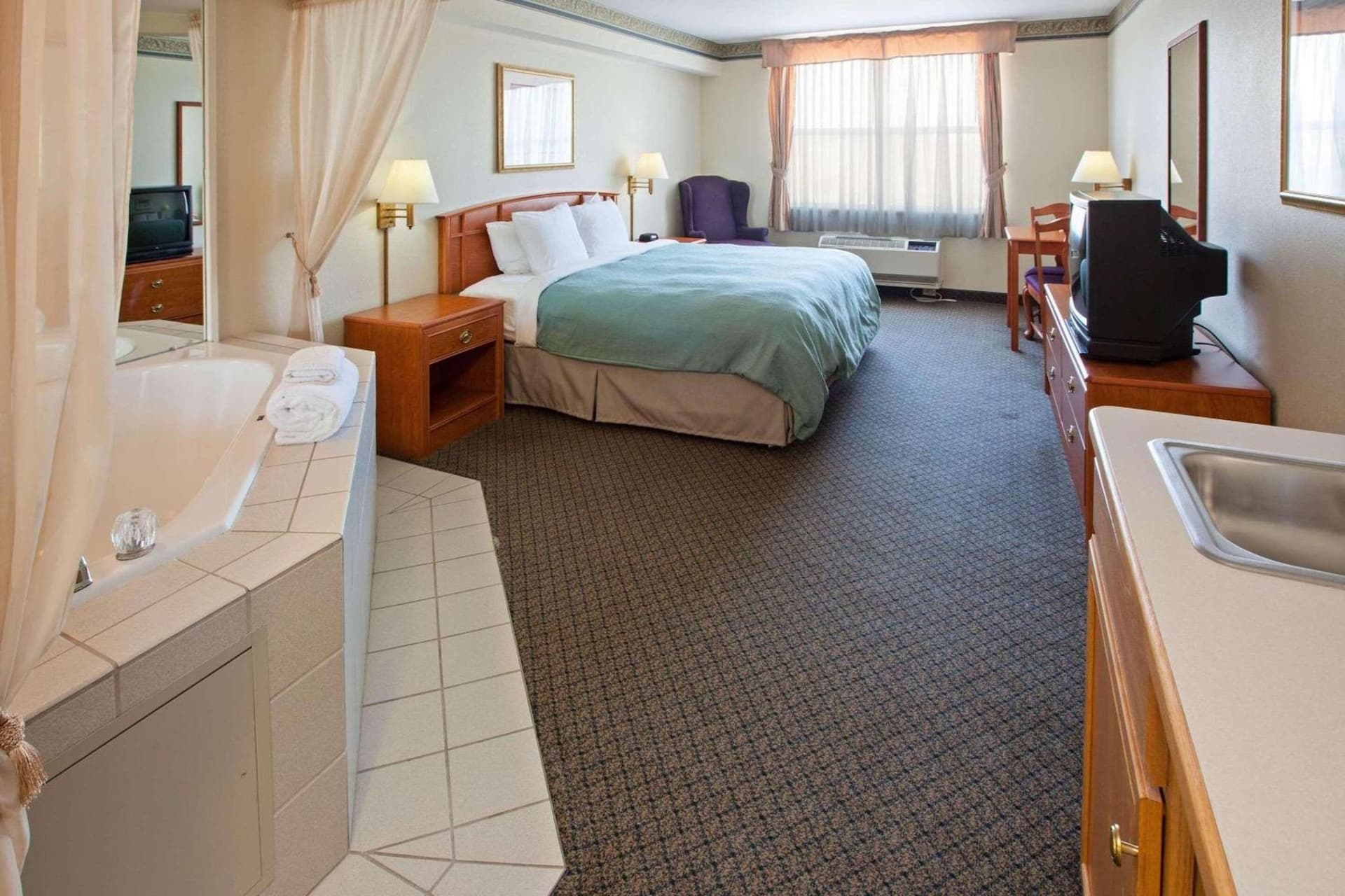 Country Inn & Suites by Radisson, Lansing, MI gallery photo in Lansing, MI — image 29