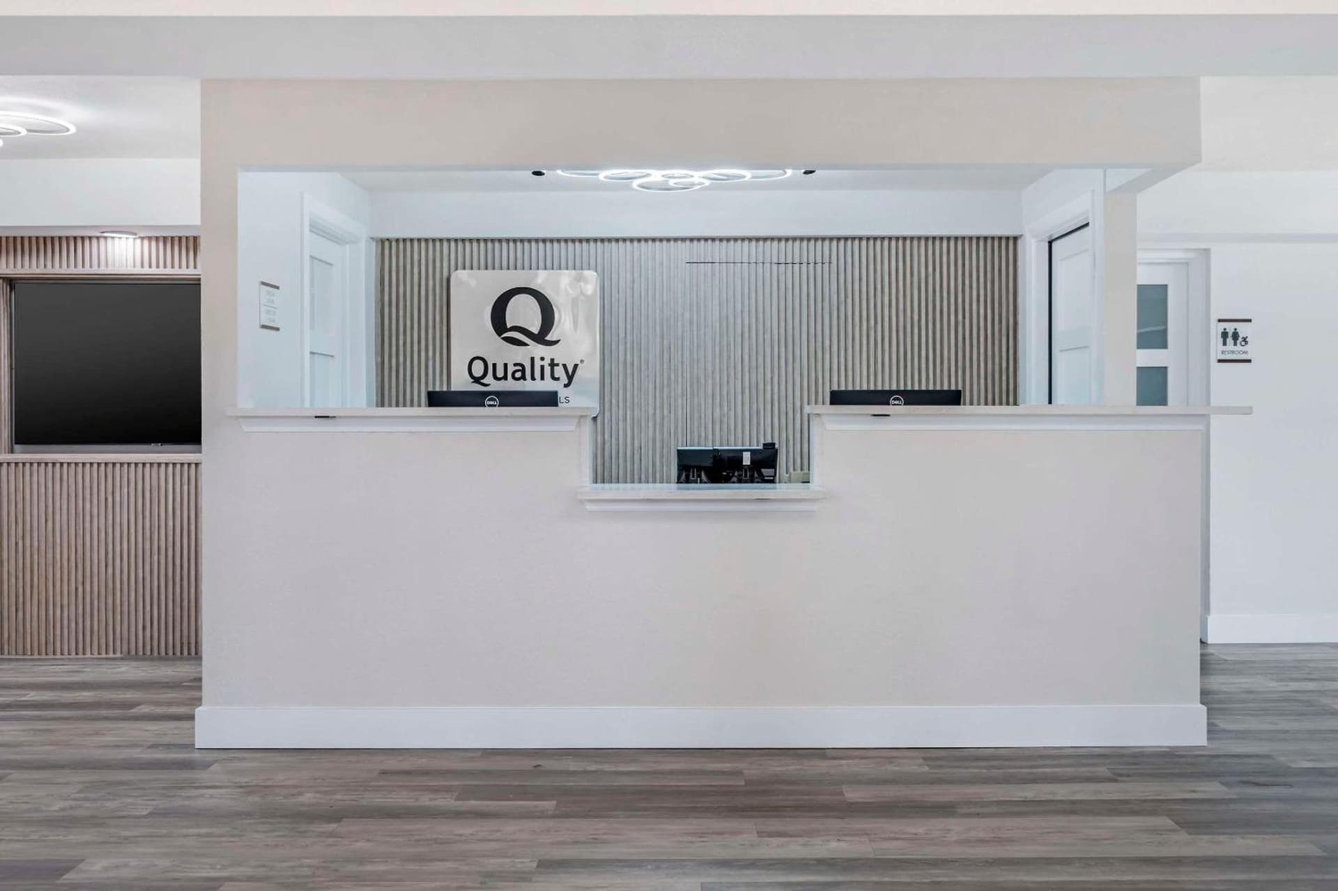 Quality Inn & Suites Orlando East - UCF Area property views in Orlando, FL — gallery photo 3