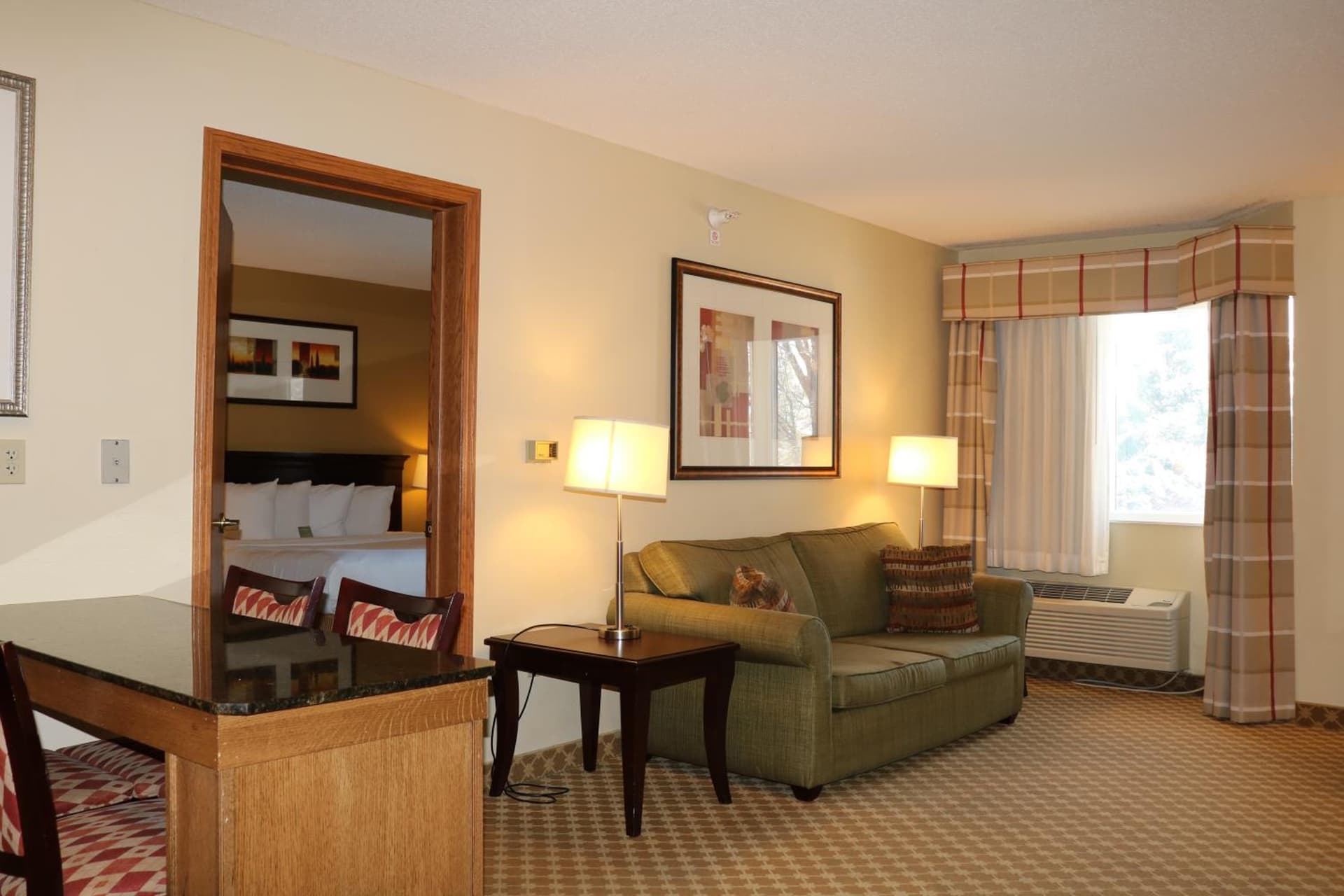 Country Inn & Suites by Radisson, Lincoln North Hotel and Conference Center, NE interior in Lincoln, NE — gallery photo 2