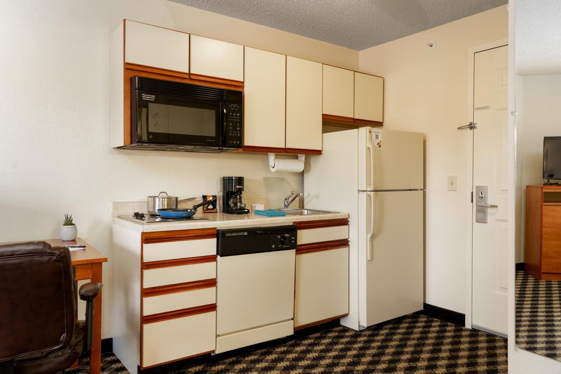 MCM Elegante Suites gallery photo in Colorado Springs, CO — image 10