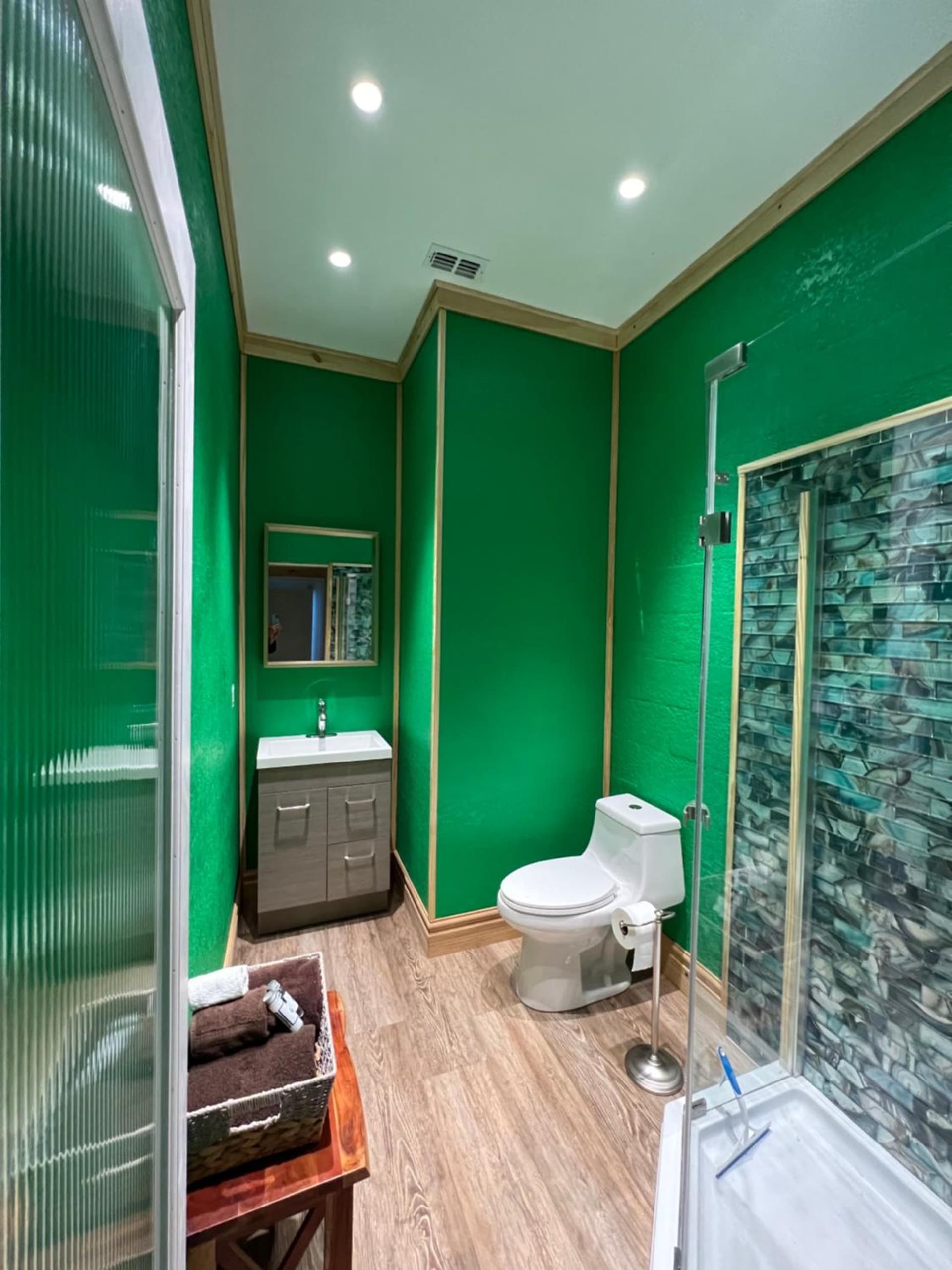 The Tatman Evergreen Suite interior in Lake Alfred, FL — gallery photo 2