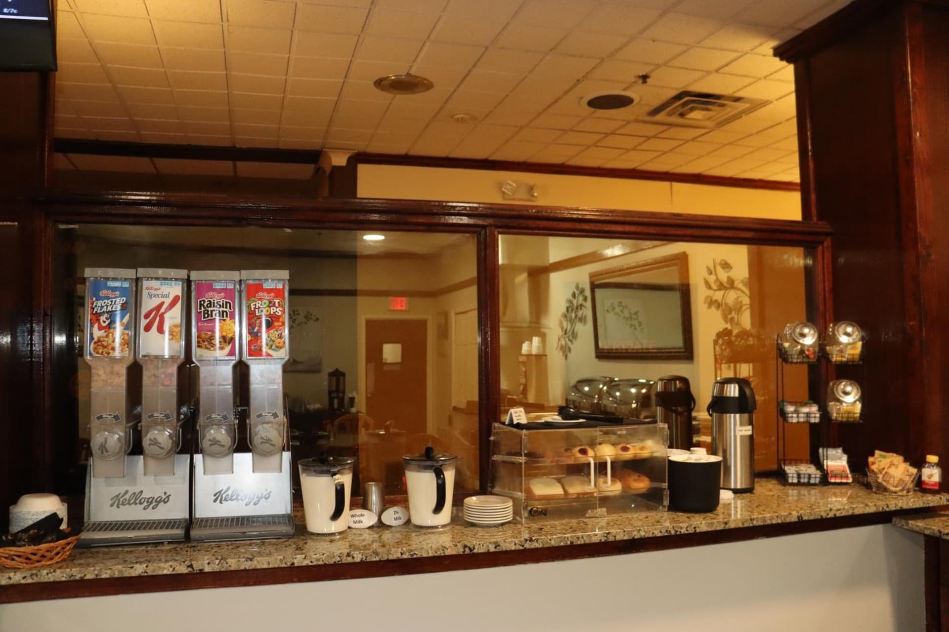 Clarion Hotel & Conference Center Lansing West gallery photo in Lansing, MI — image 67