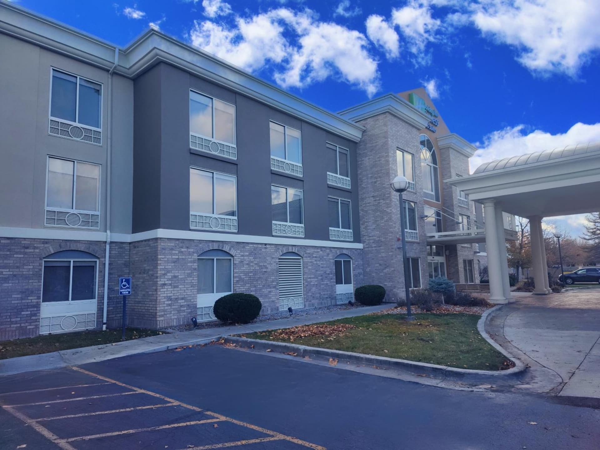 Holiday Inn Express Hotel & Suites Idaho Falls by IHG interior in Idaho Falls, ID — gallery photo 2