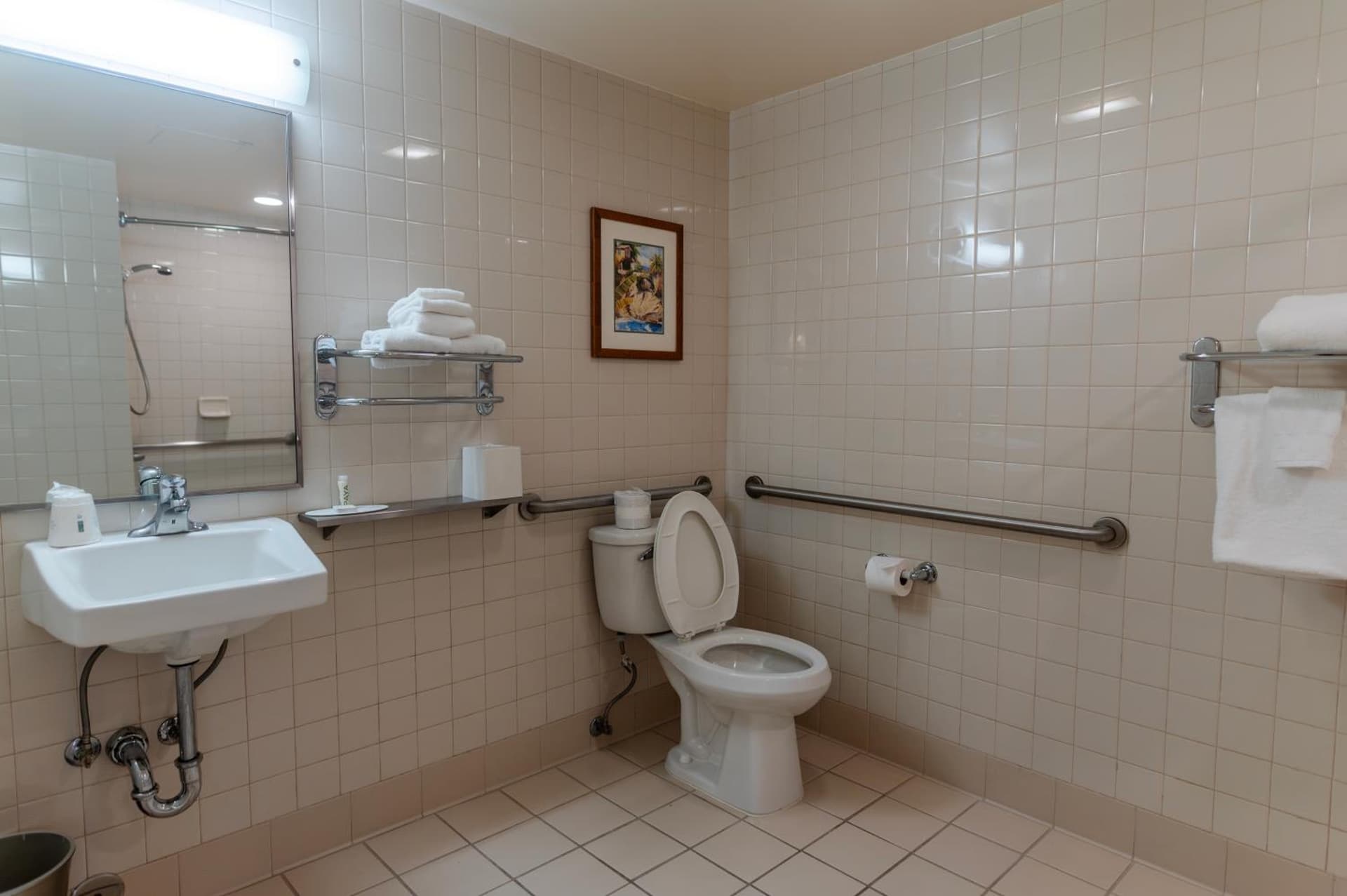 Howard Johnson by Wyndham Anaheim Hotel and Water Playground gallery photo in Anaheim, CA — image 135