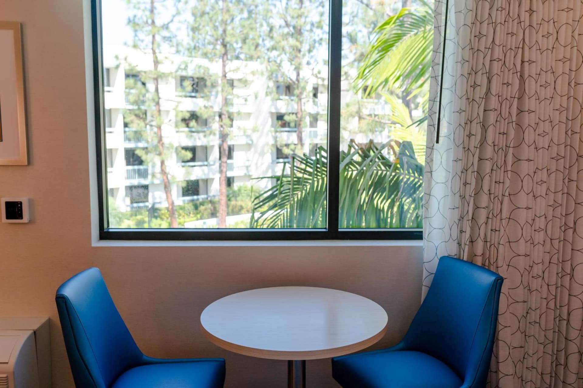 Howard Johnson by Wyndham Anaheim Hotel and Water Playground gallery photo in Anaheim, CA — image 84