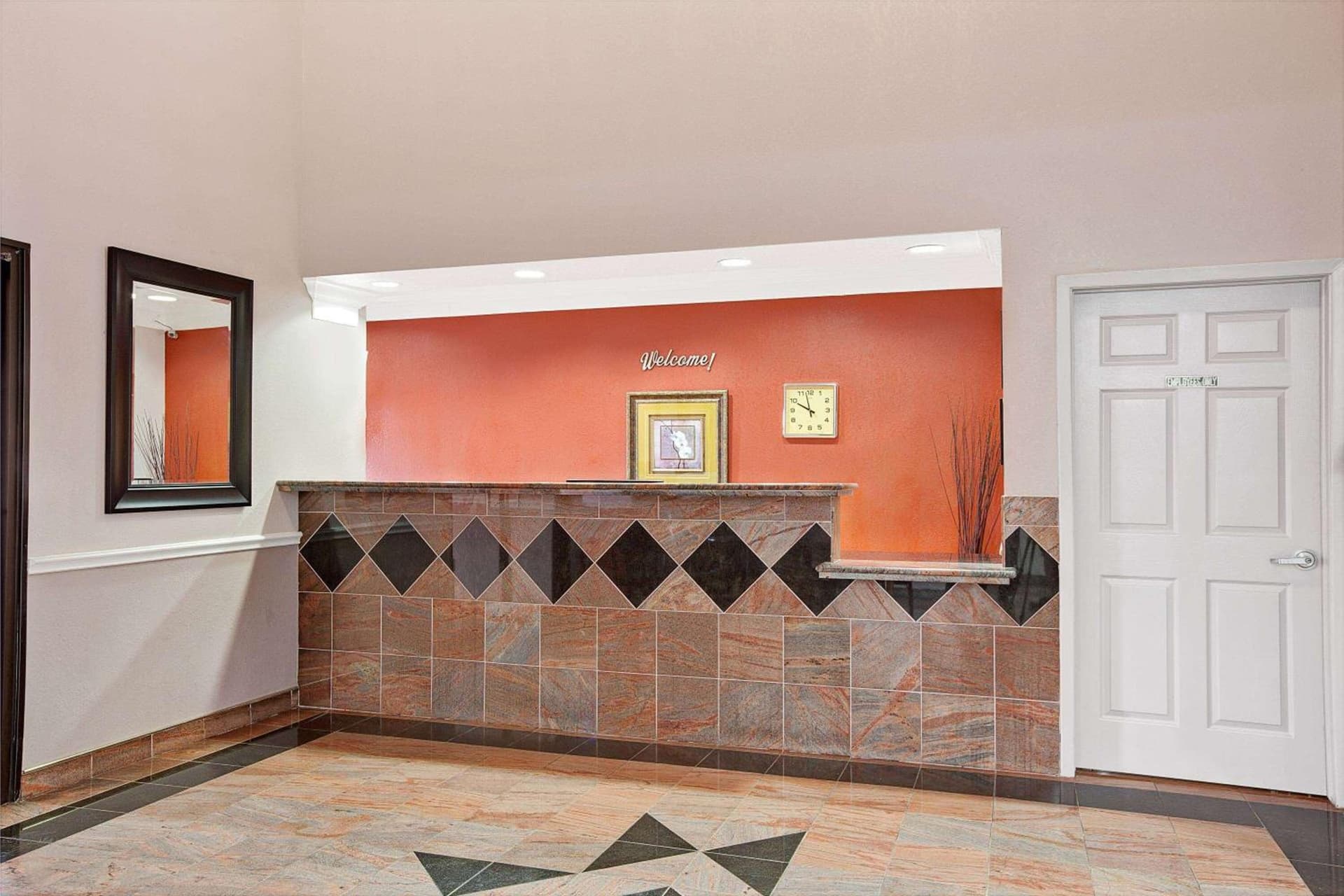 Super 8 by Wyndham Galveston property views in Galveston, TX — gallery photo 3
