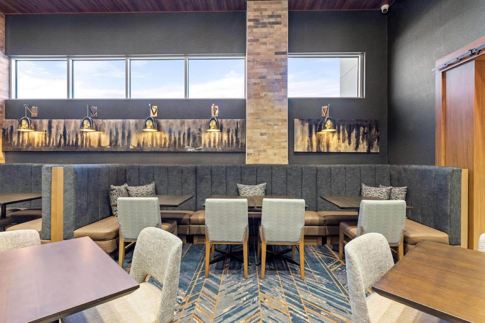 Embassy Suites By Hilton Irving Las Colinas gallery photo in Irving, TX — image 31