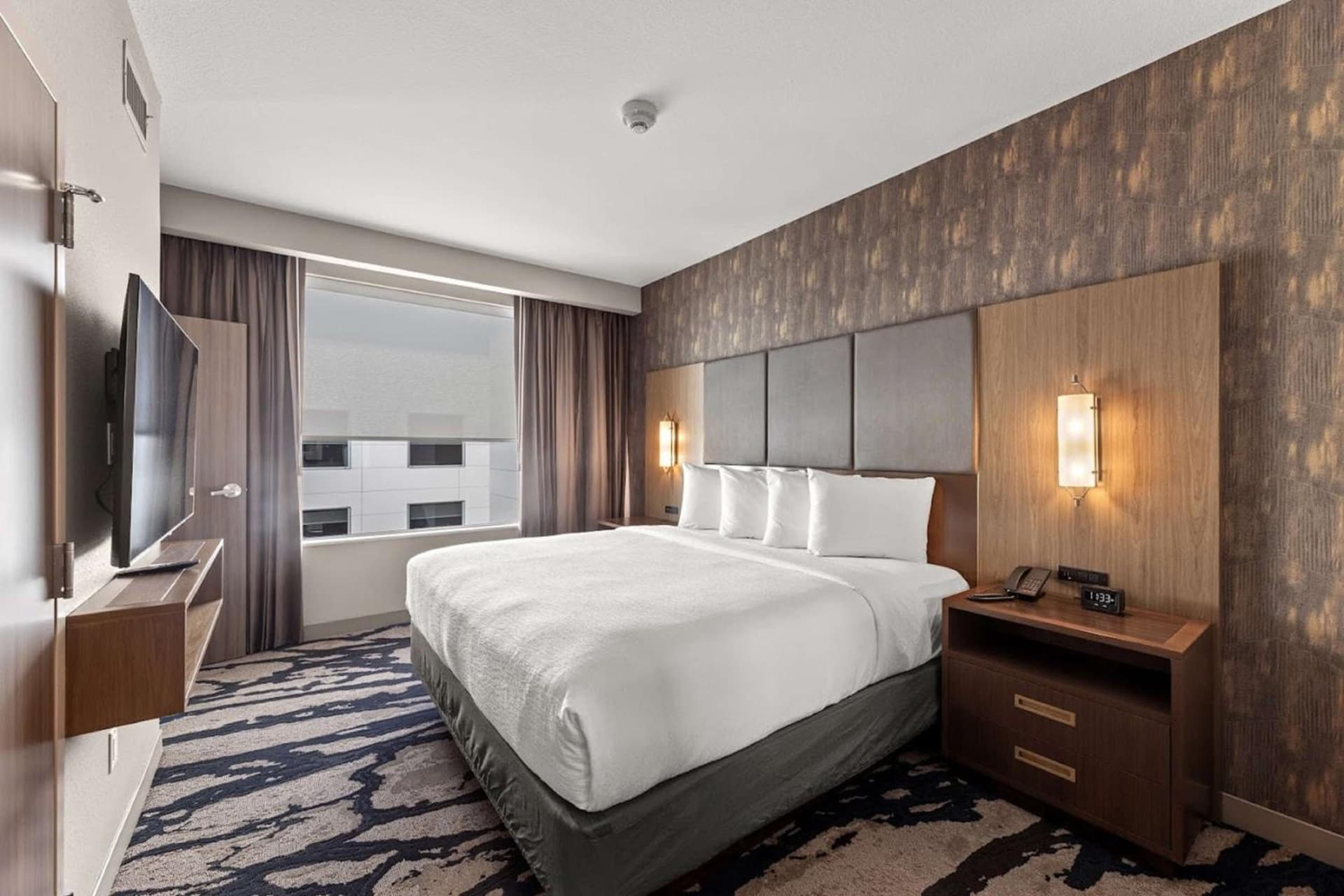 Embassy Suites By Hilton Irving Las Colinas gallery photo in Irving, TX — image 42