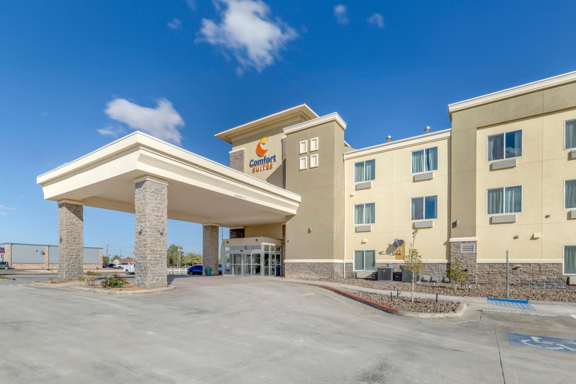Comfort Suites Pecos property views in Pecos — gallery photo 3