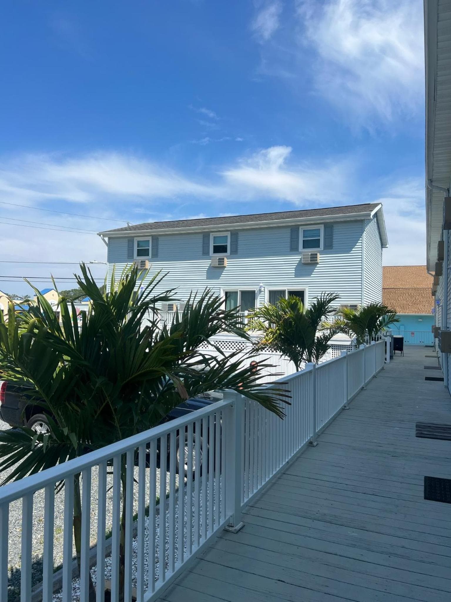 Sand Dollar Villa featured exterior or lobby in Chincoteague, VA — similar hotel