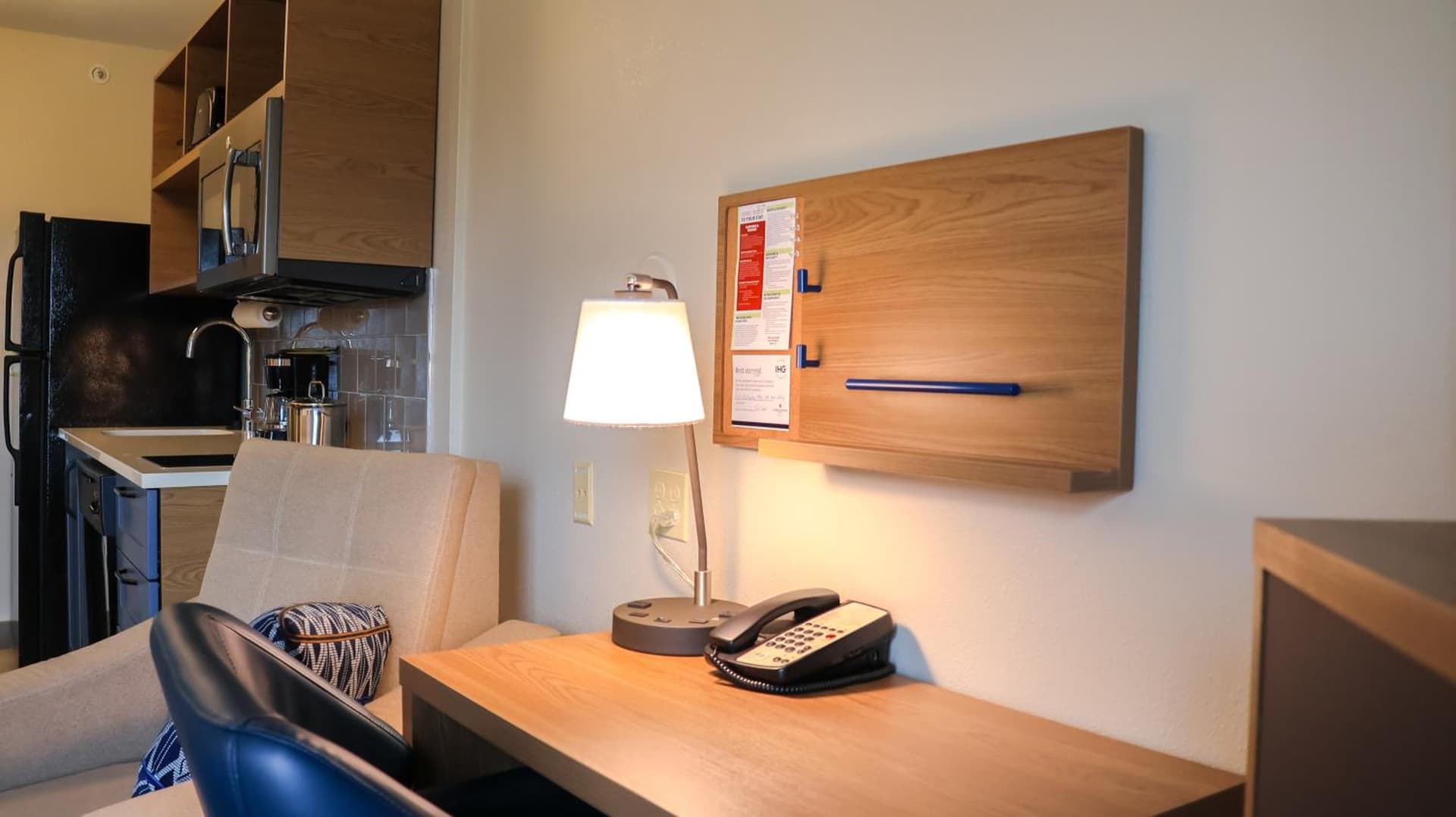 Candlewood Suites - Peoria at Grand Prairie by IHG interior in Peoria, IL — gallery photo 2