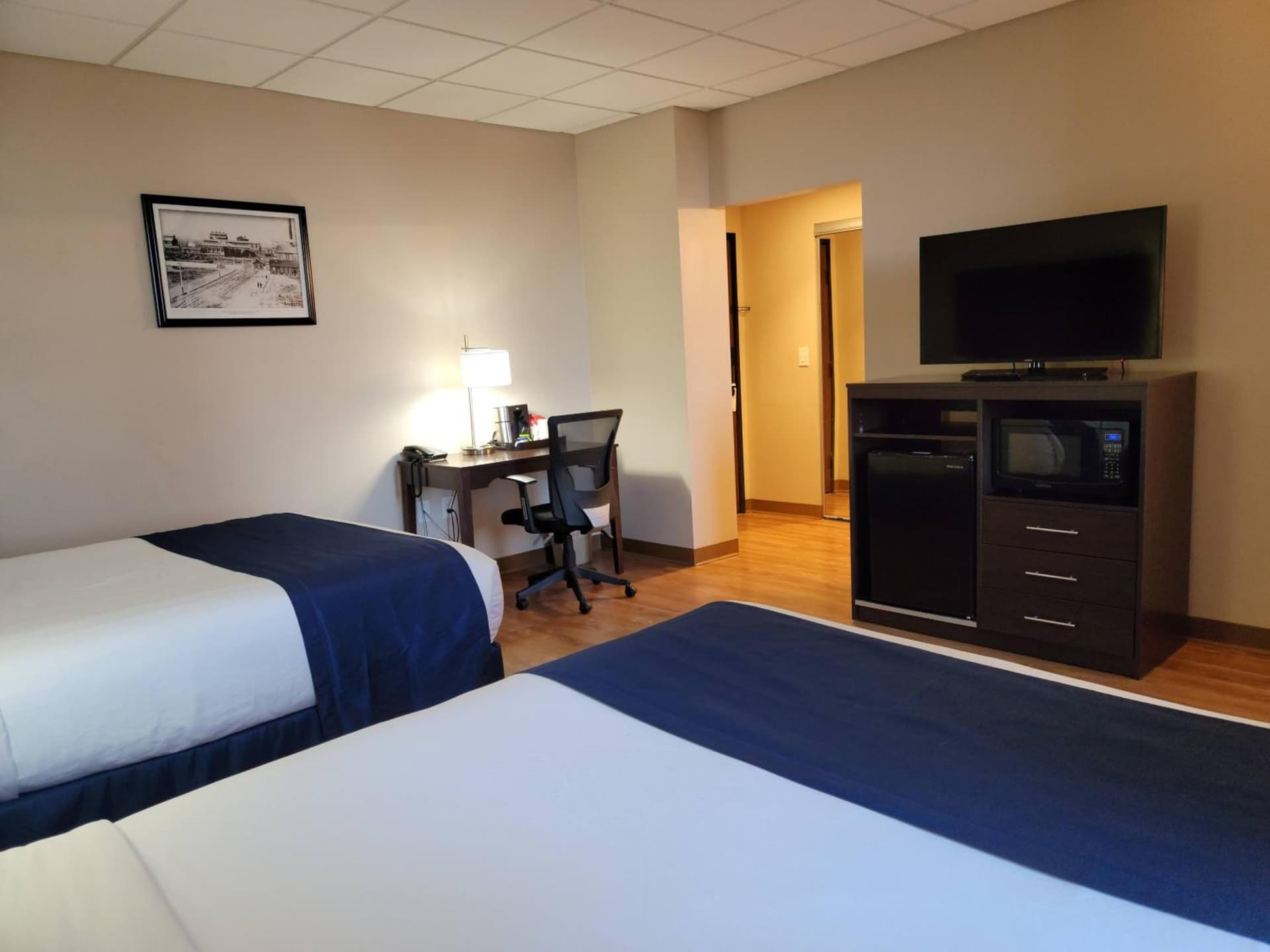 Ariel Broadway Hotel gallery photo in Lorain, OH — image 39