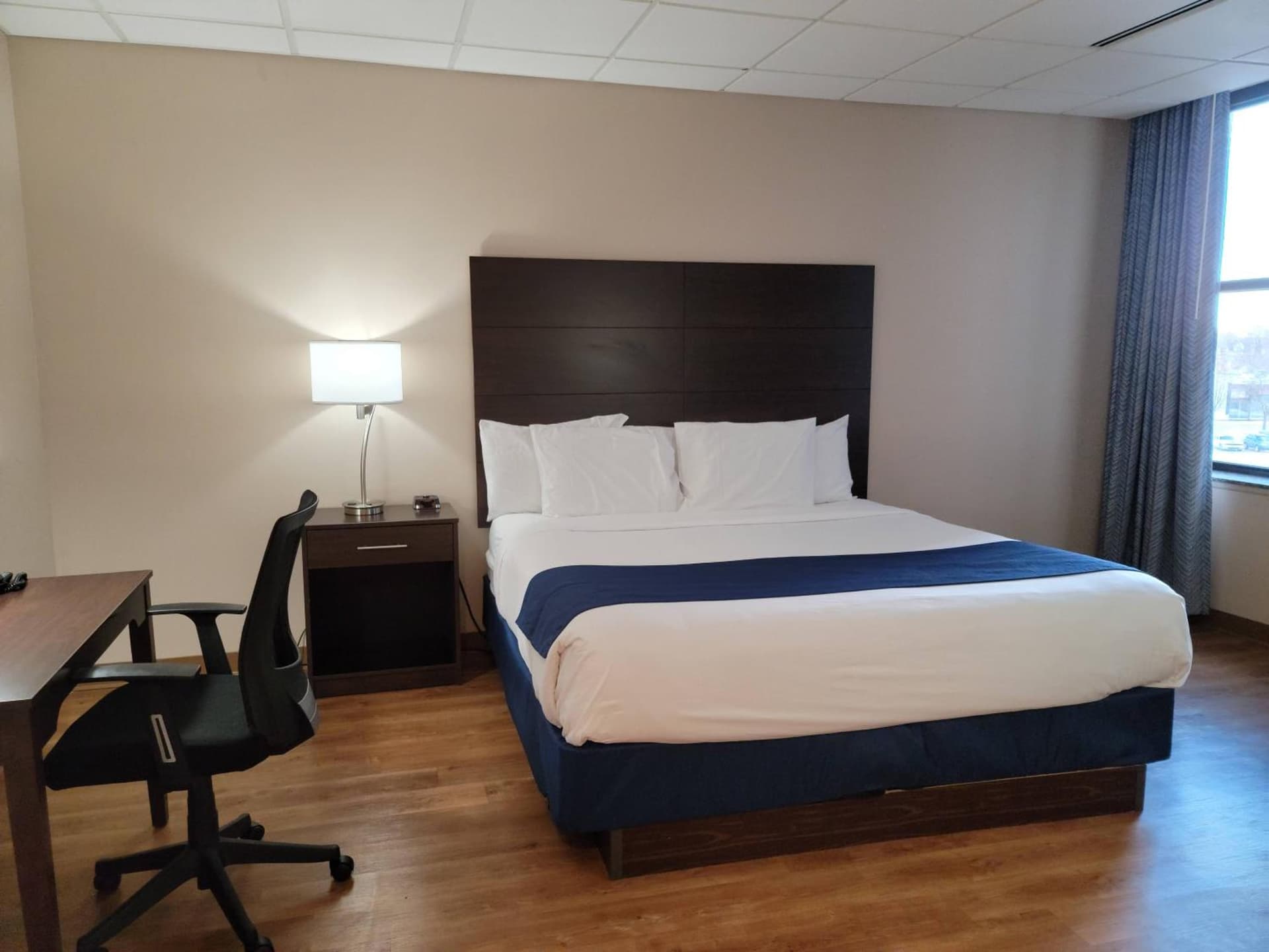 Ariel Broadway Hotel gallery photo in Lorain, OH — image 53