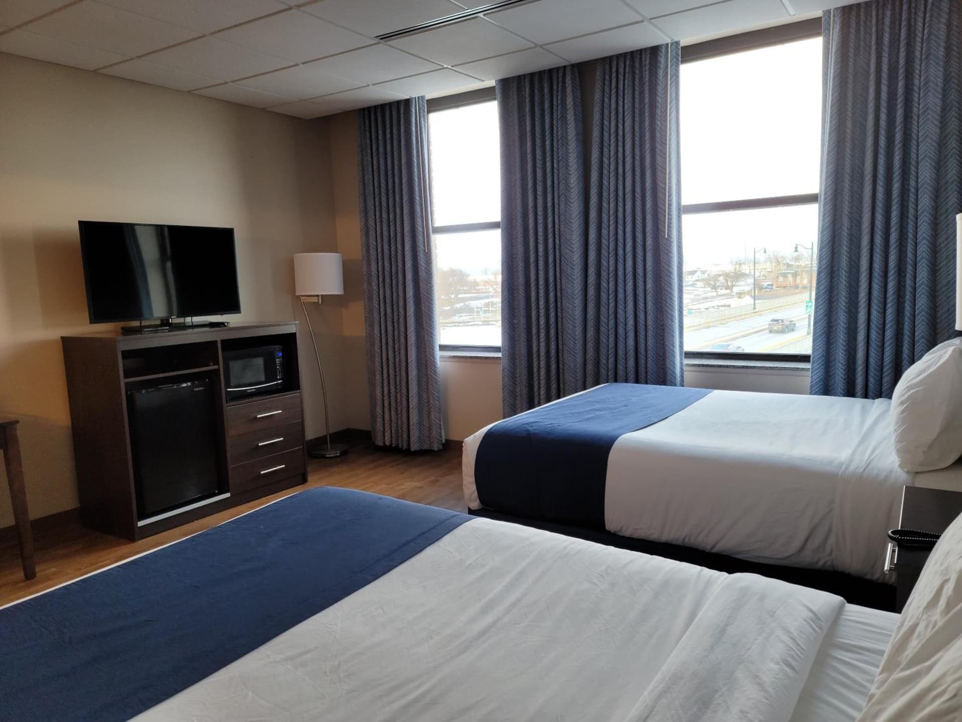 Ariel Broadway Hotel gallery photo in Lorain, OH — image 46